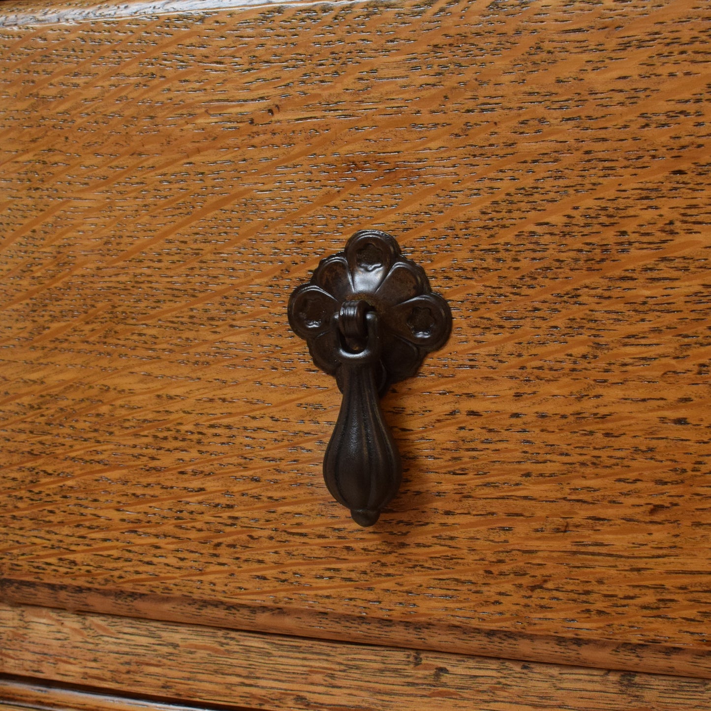 Oak Chest of Drawers