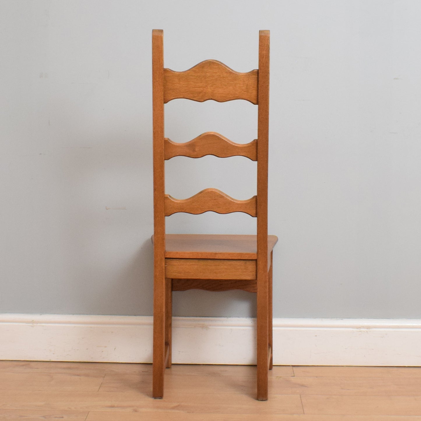 Traditional Oak Dining Table and Six Chairs