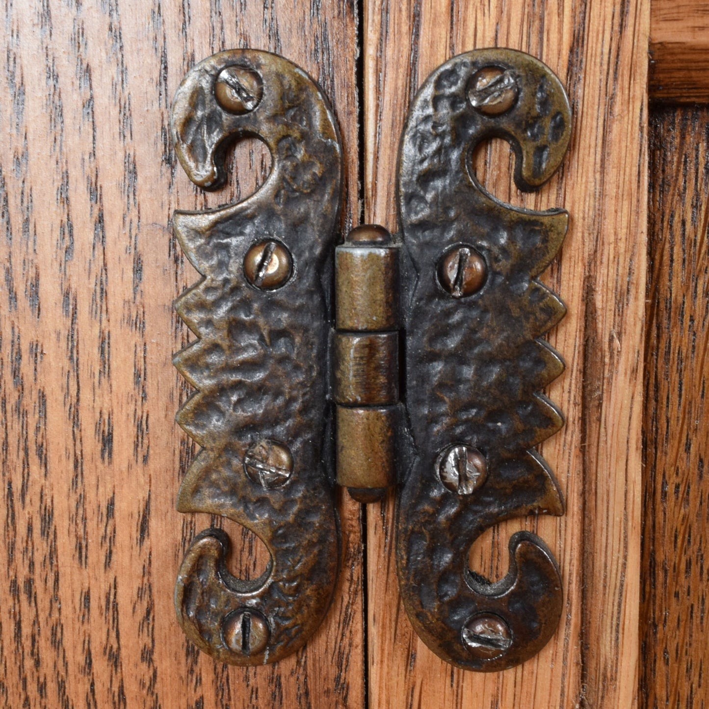 Old Charm Pot Cupboard