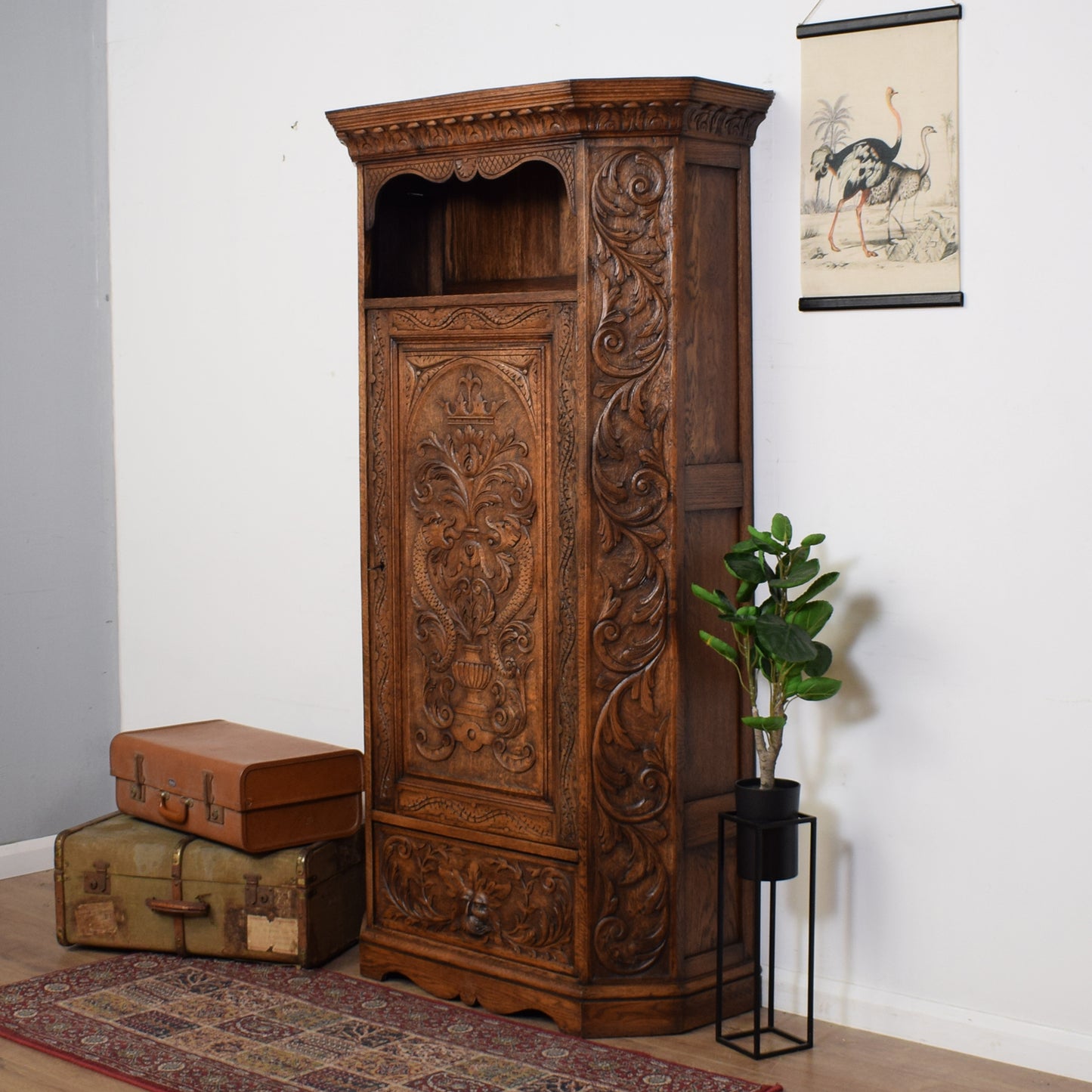 Vintage Carved Hallrobe
