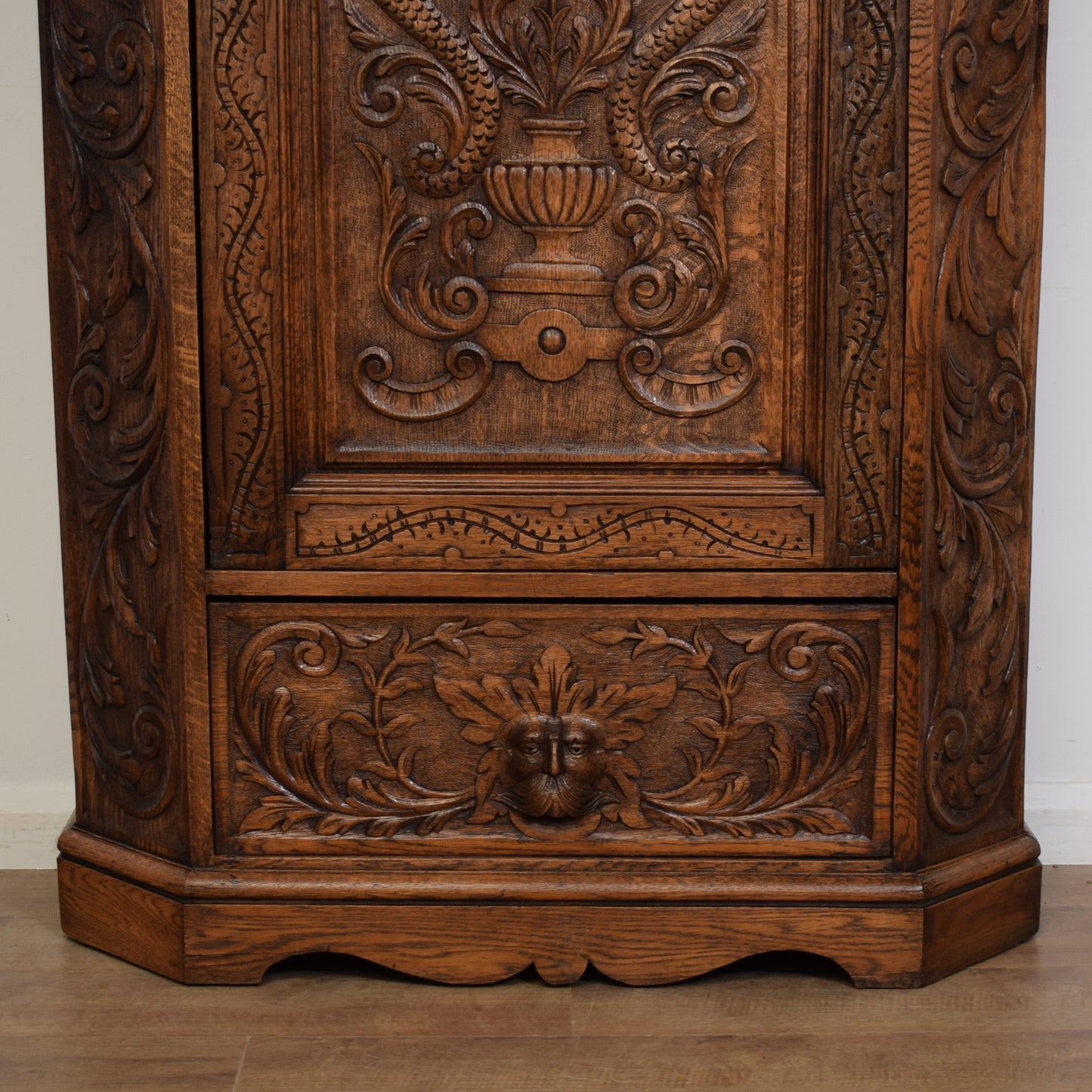 Vintage Carved Hallrobe