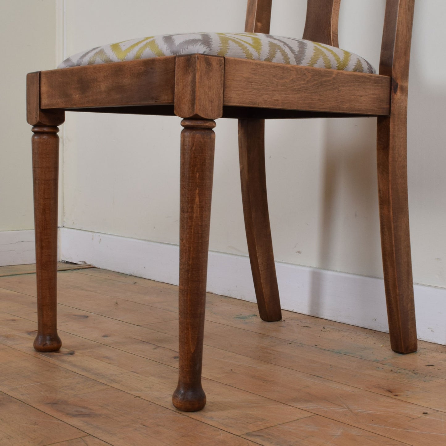 Flame Mahogany Drop Leaf Table and Four Chairs