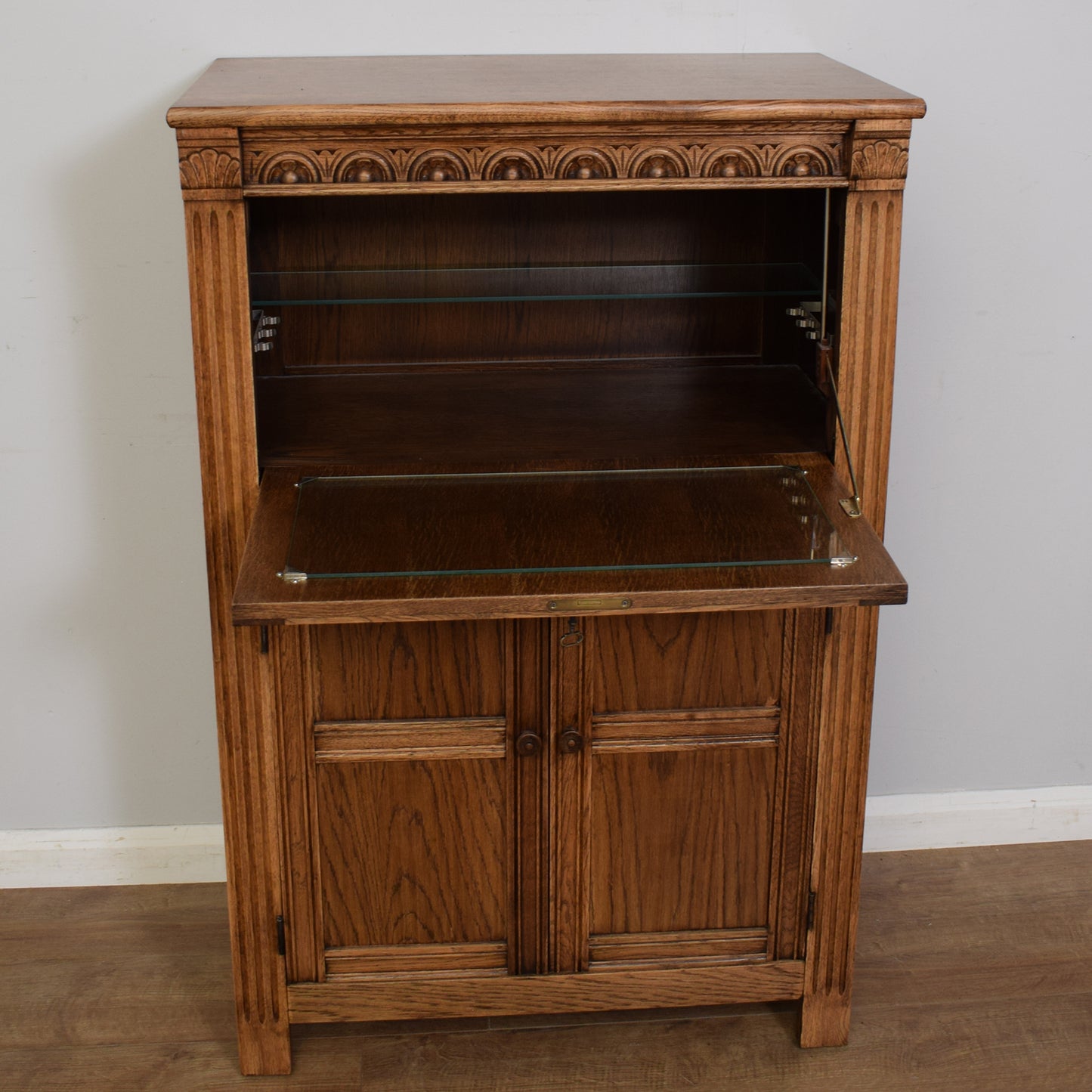 Vintage Oak Drinks Cabinet