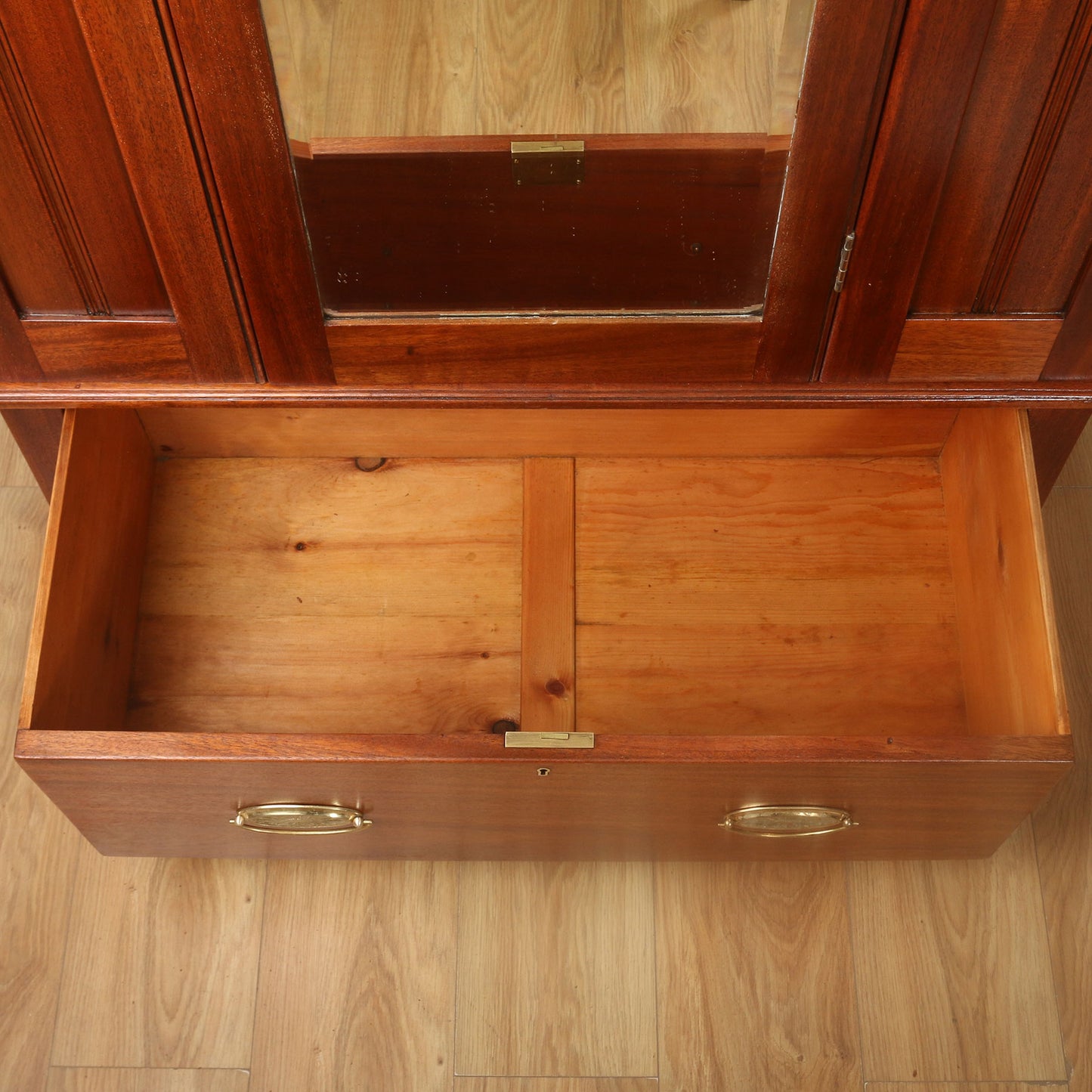 Mahogany Hallrobe