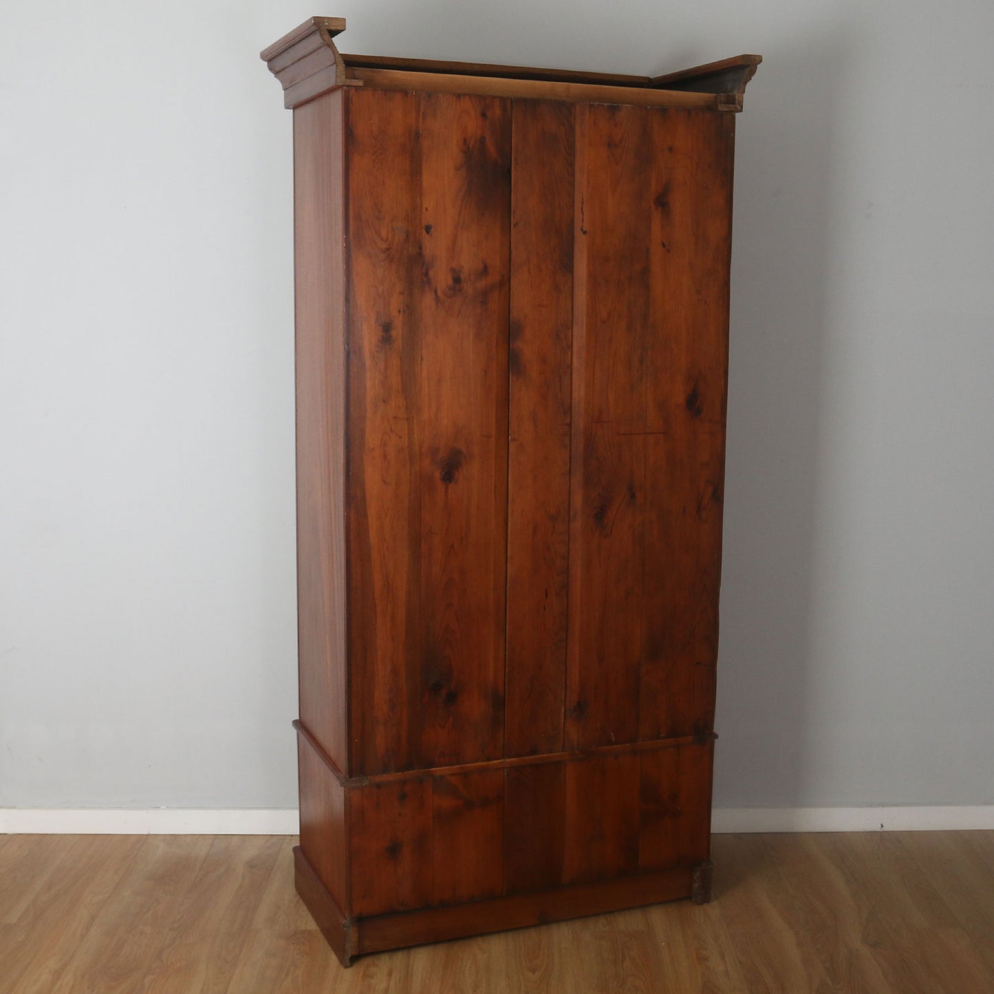Mahogany Hallrobe