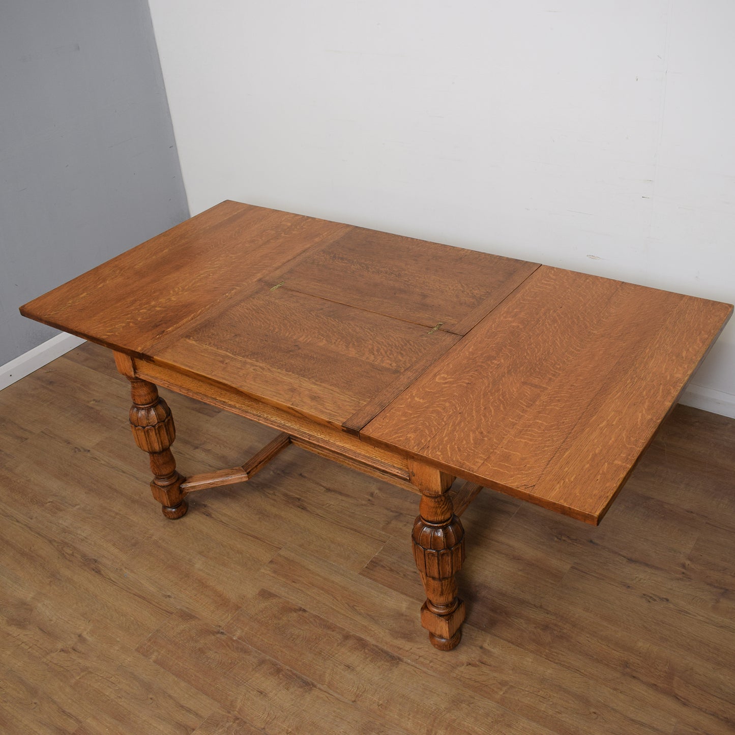 Vintage Oak Extendable Table And Six Chairs