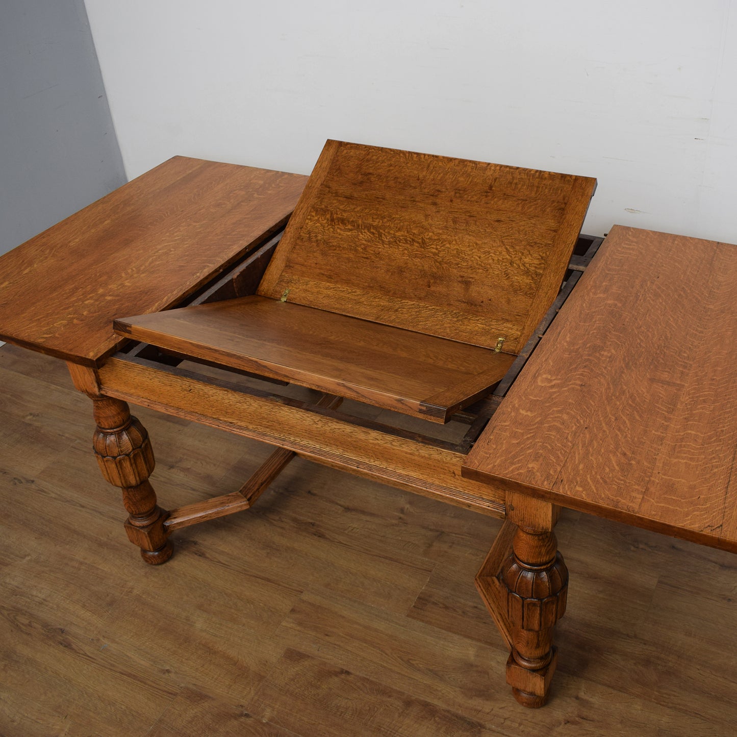 Vintage Oak Extendable Table And Six Chairs