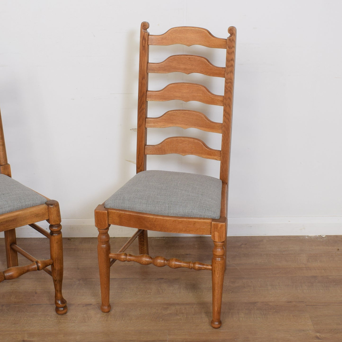 Vintage Oak Extendable Table And Six Chairs