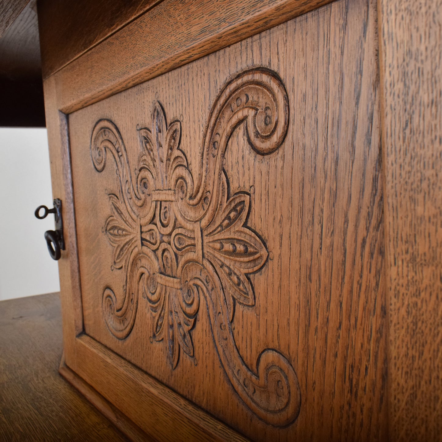 Oak Court Cabinet