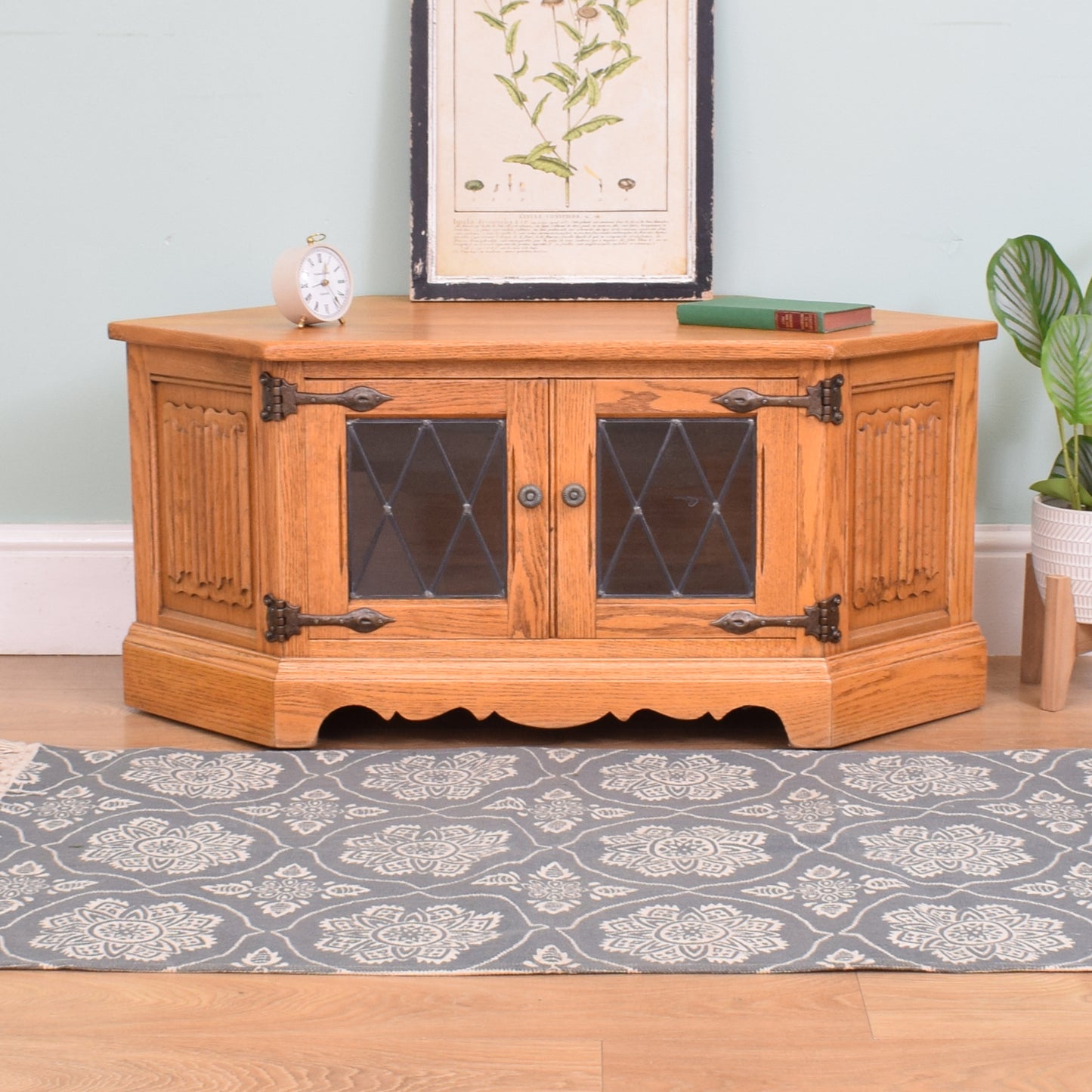 Old Charm TV Unit