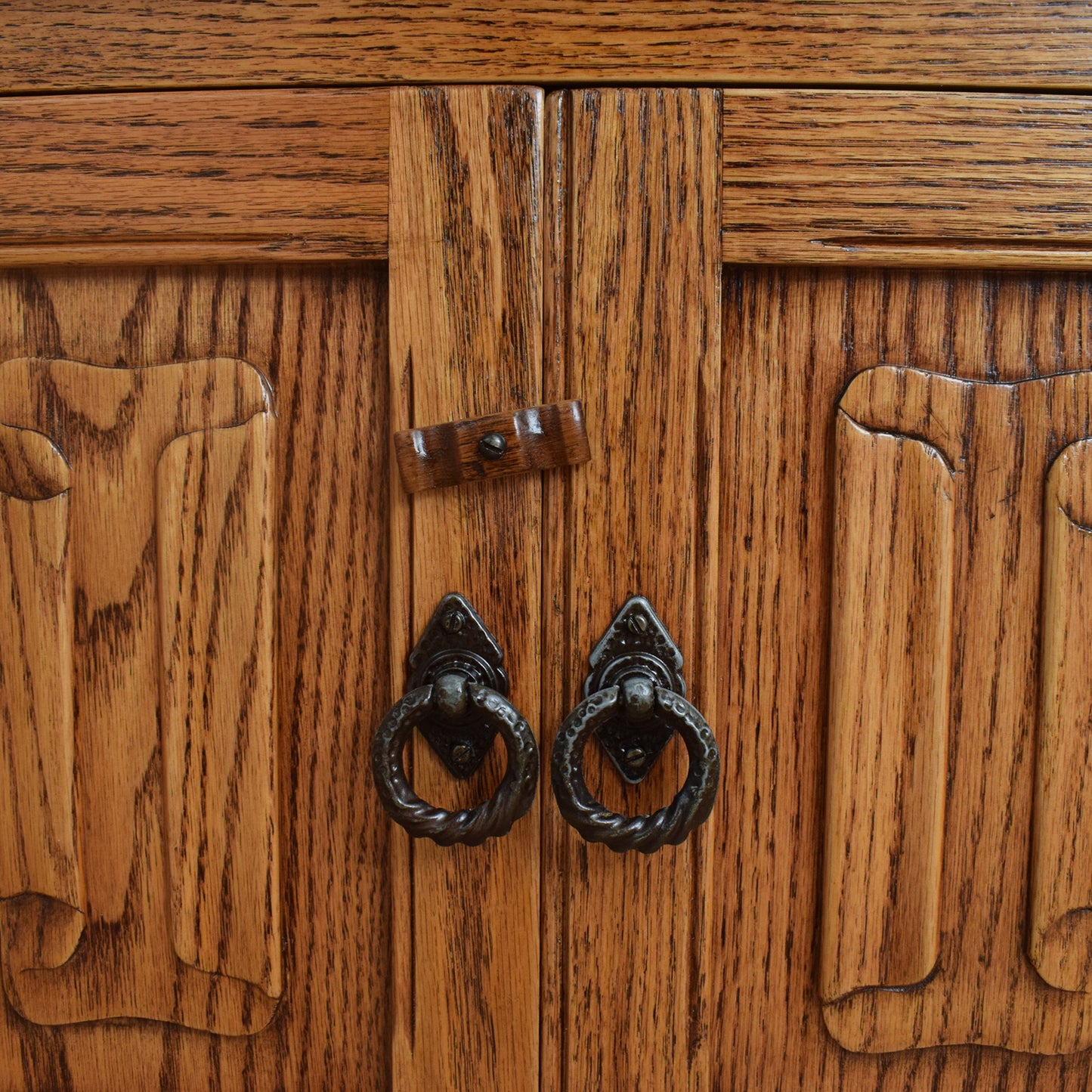 Jaycee Oak Cabinet