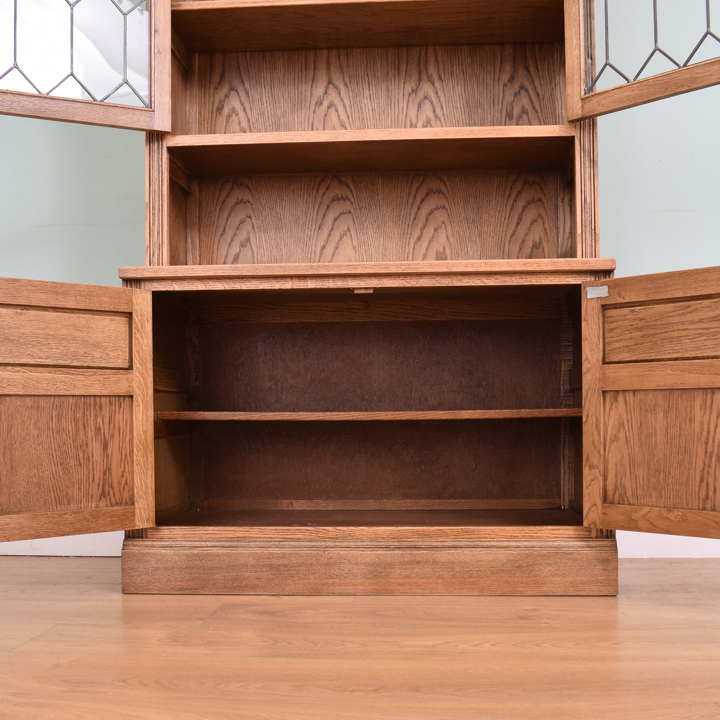 Old Charm Display Unit
