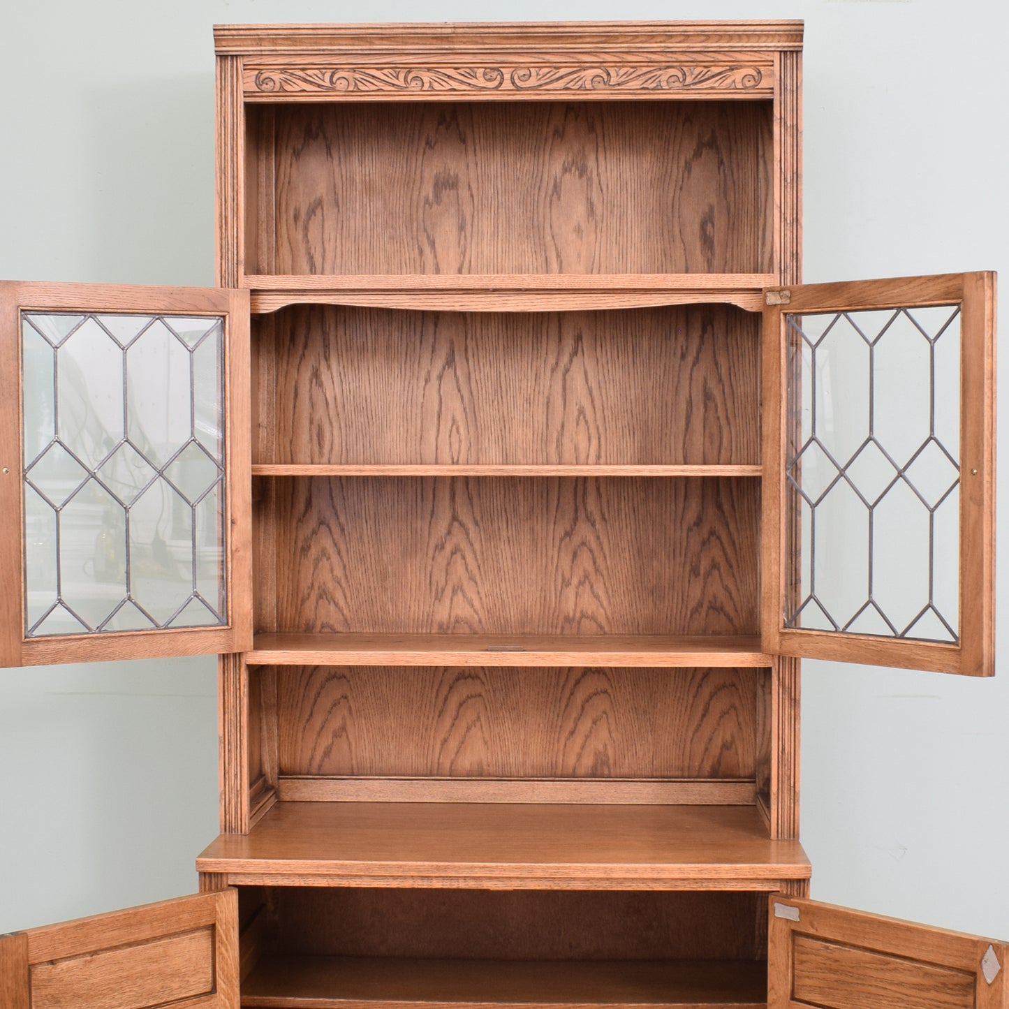 Old Charm Display Unit