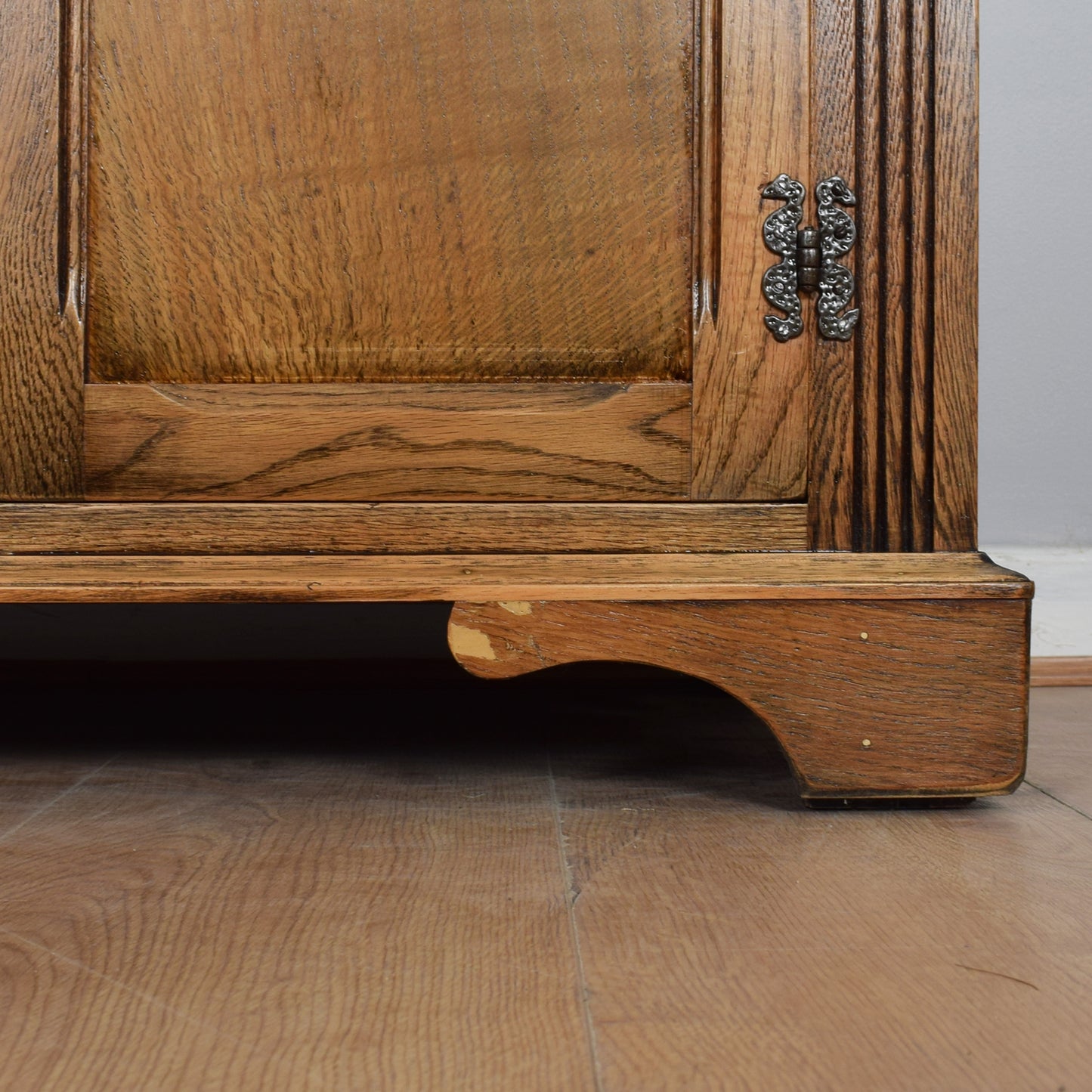 Oak Court Cabinet