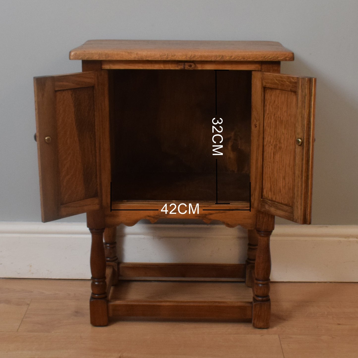 Small Oak Cabinet