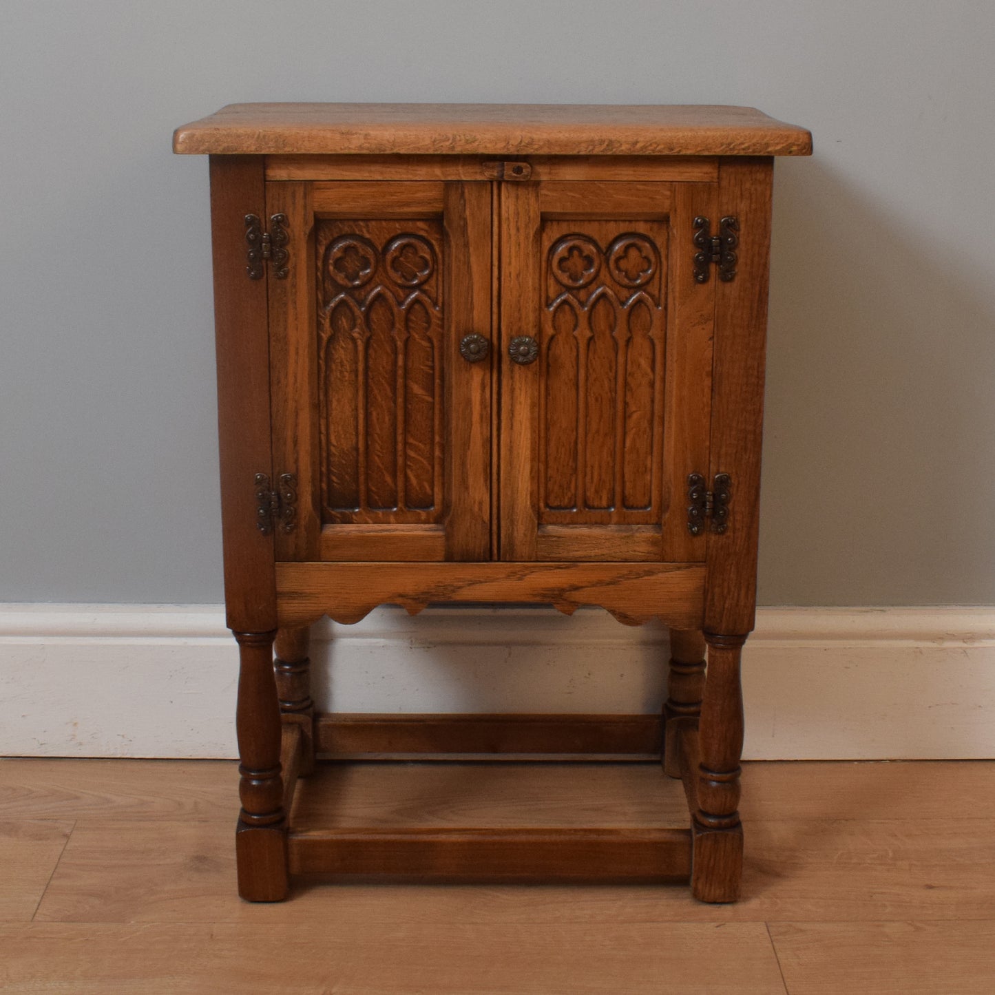 Small Oak Cabinet