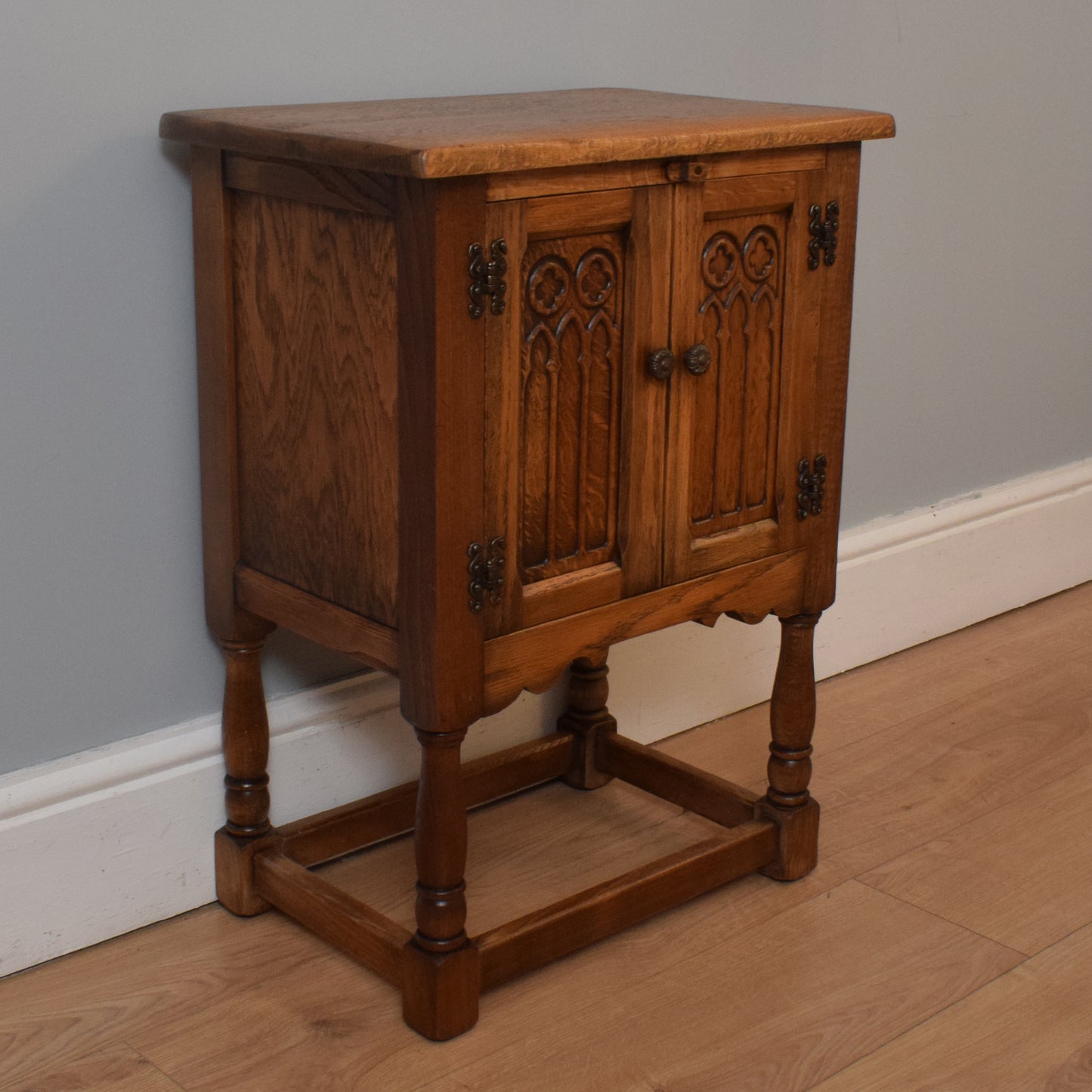 Small Oak Cabinet