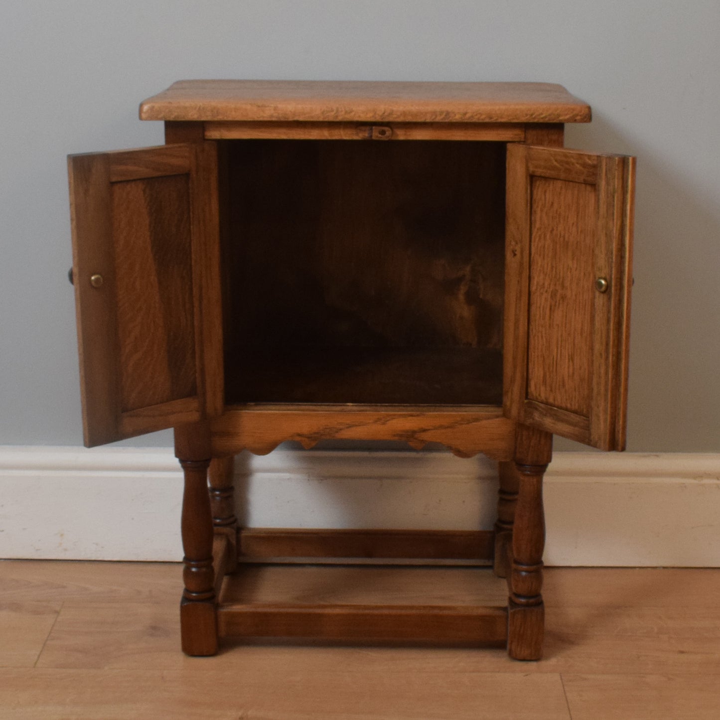 Small Oak Cabinet