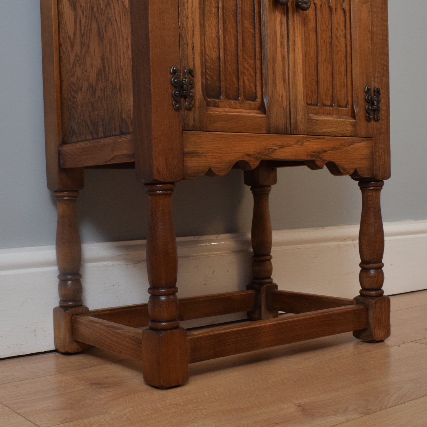 Small Oak Cabinet