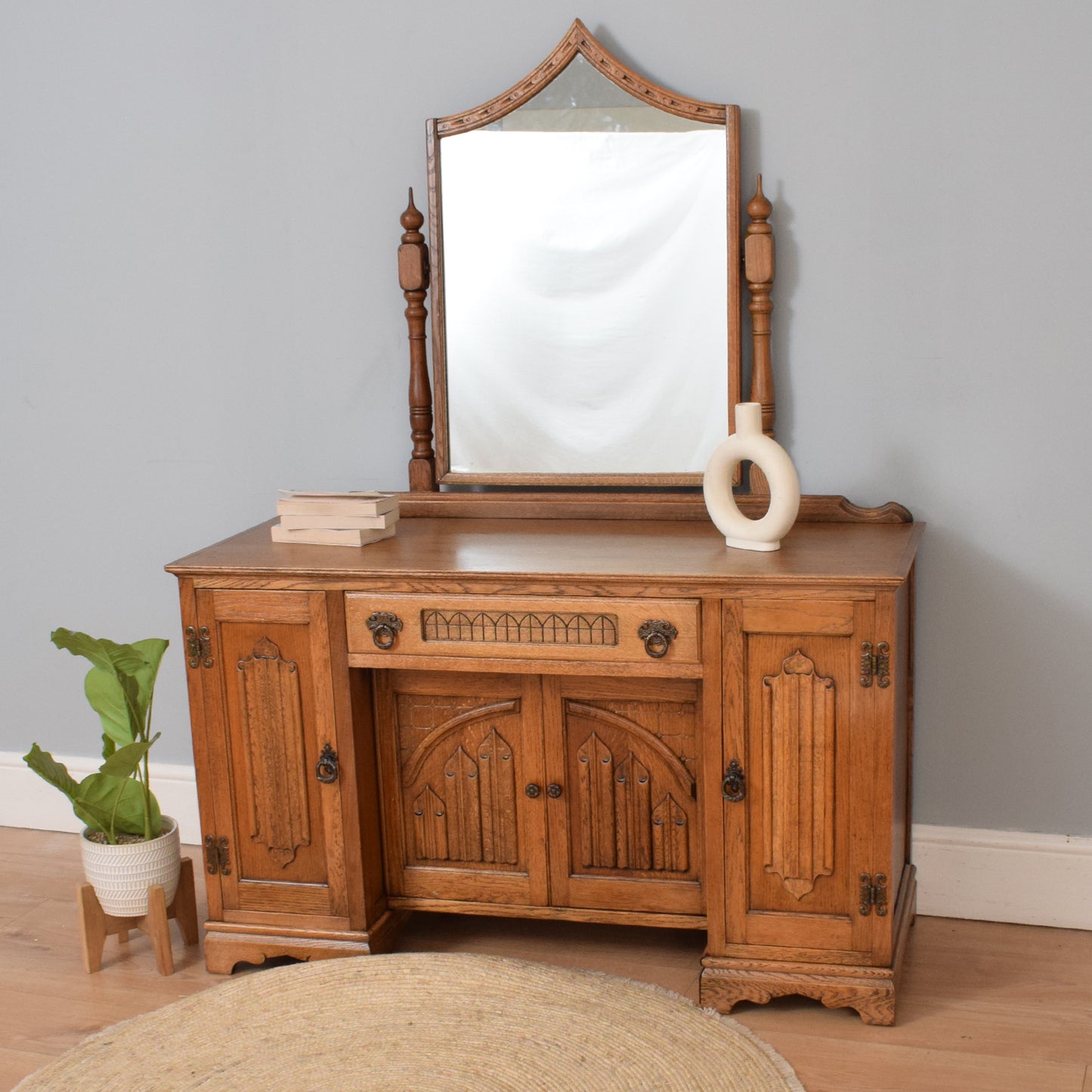 Vintage Old Charm Dressing Table