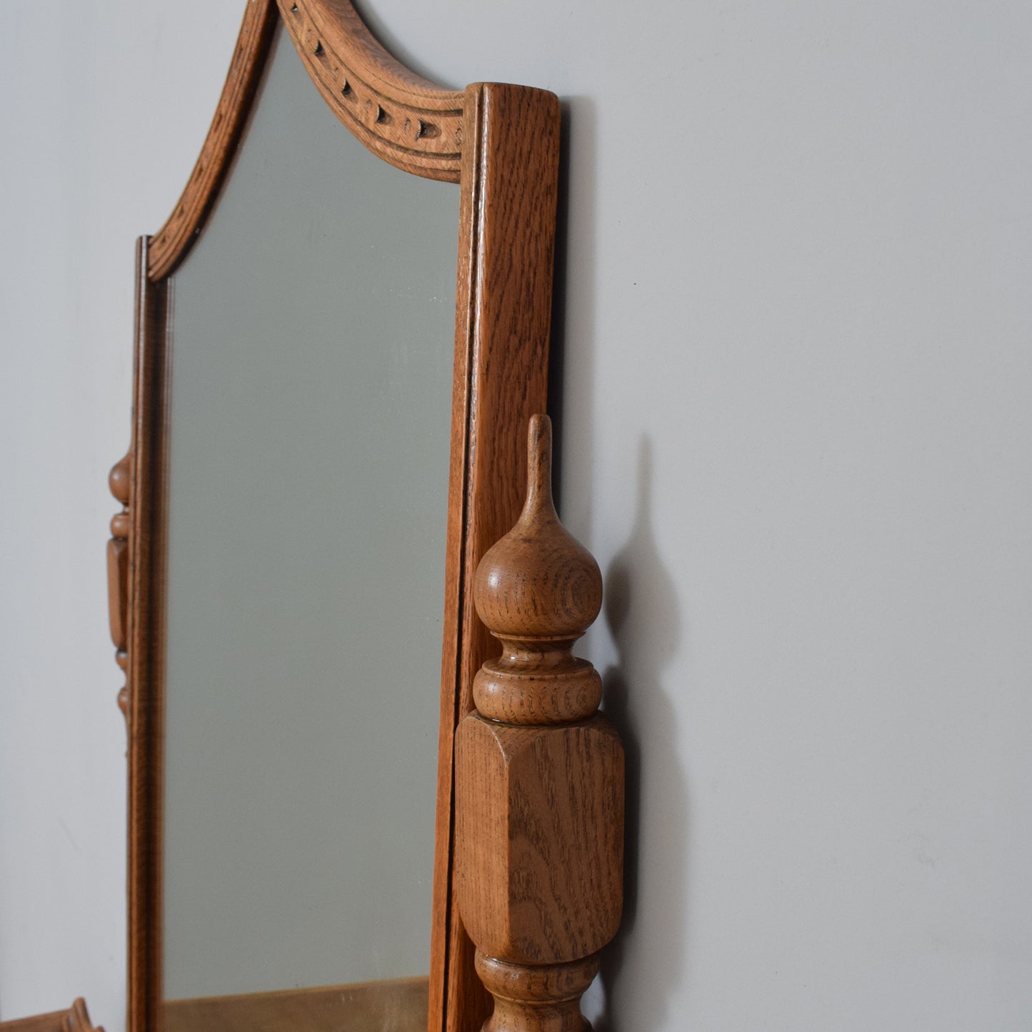 Vintage Old Charm Dressing Table