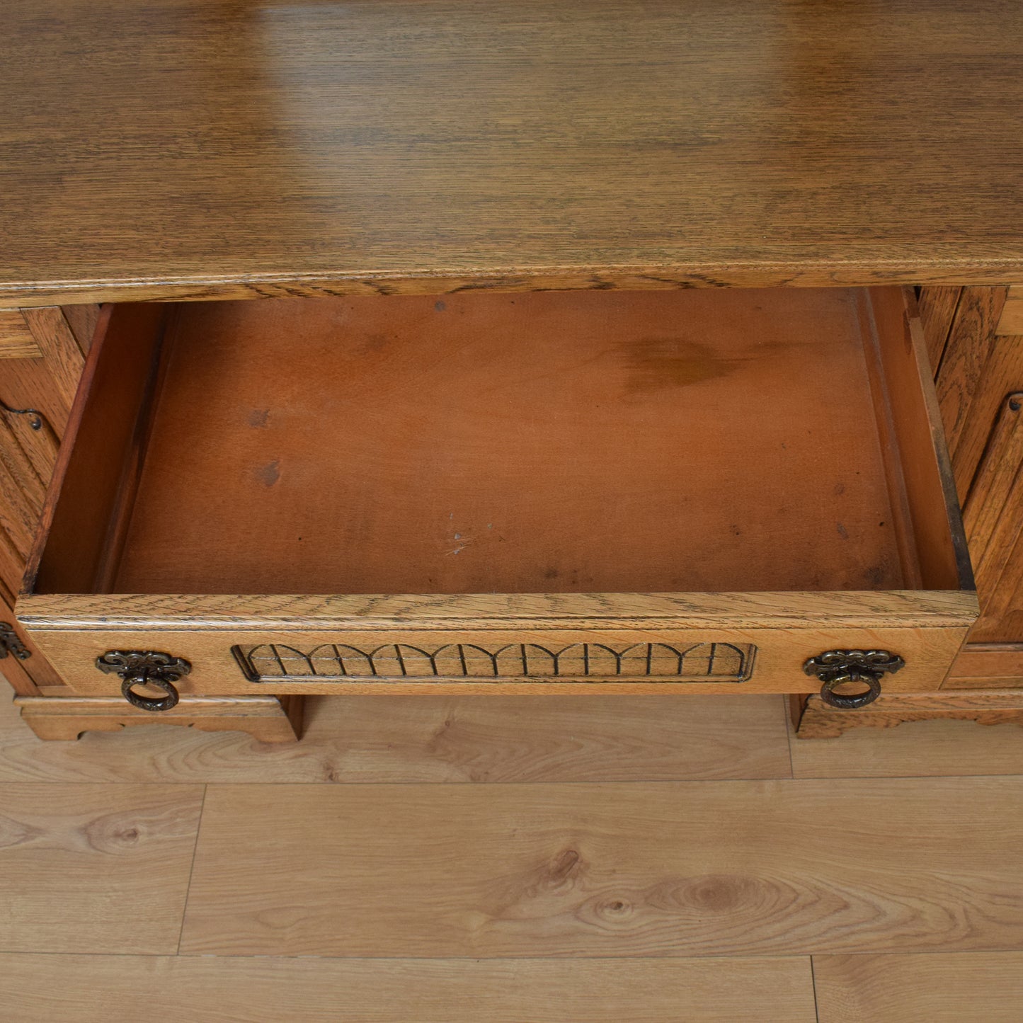Vintage Old Charm Dressing Table