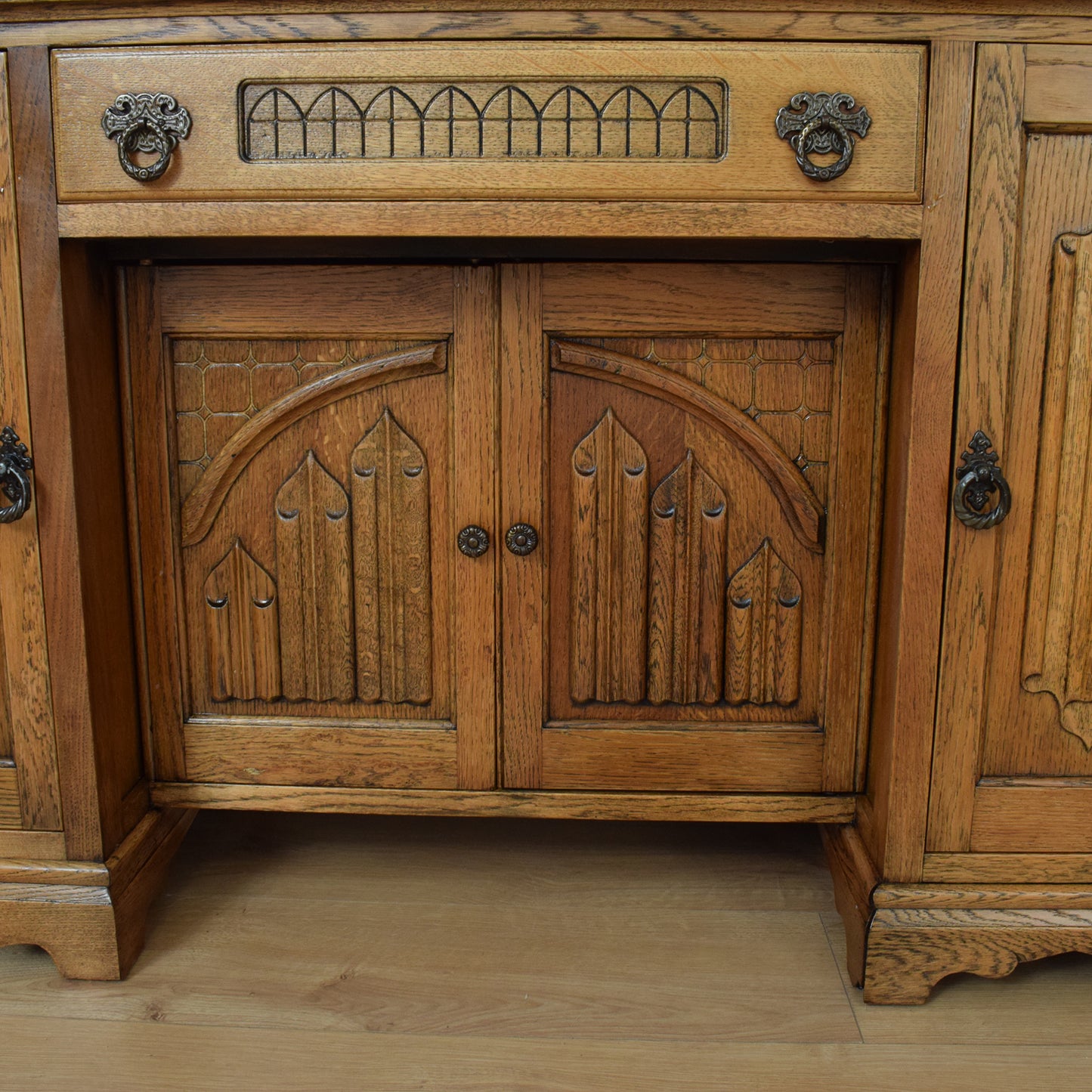 Vintage Old Charm Dressing Table