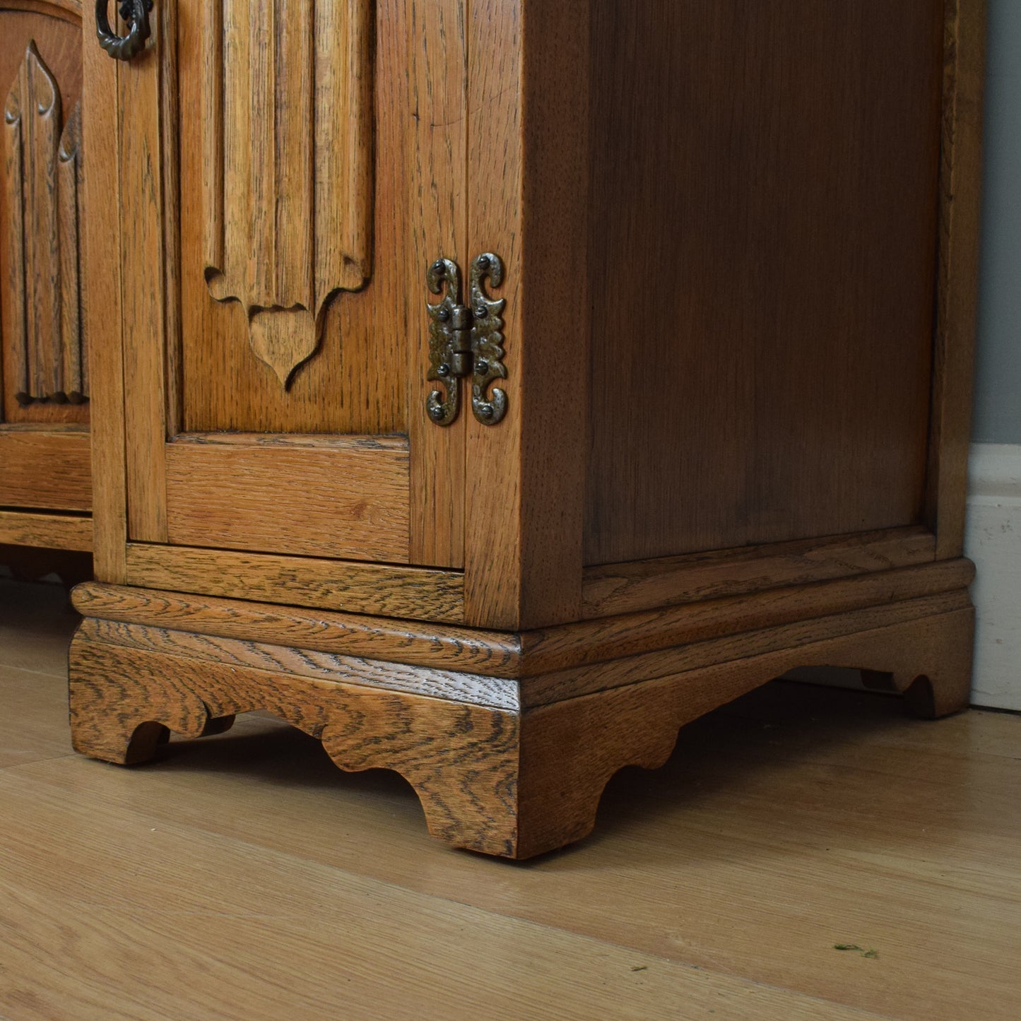 Vintage Old Charm Dressing Table