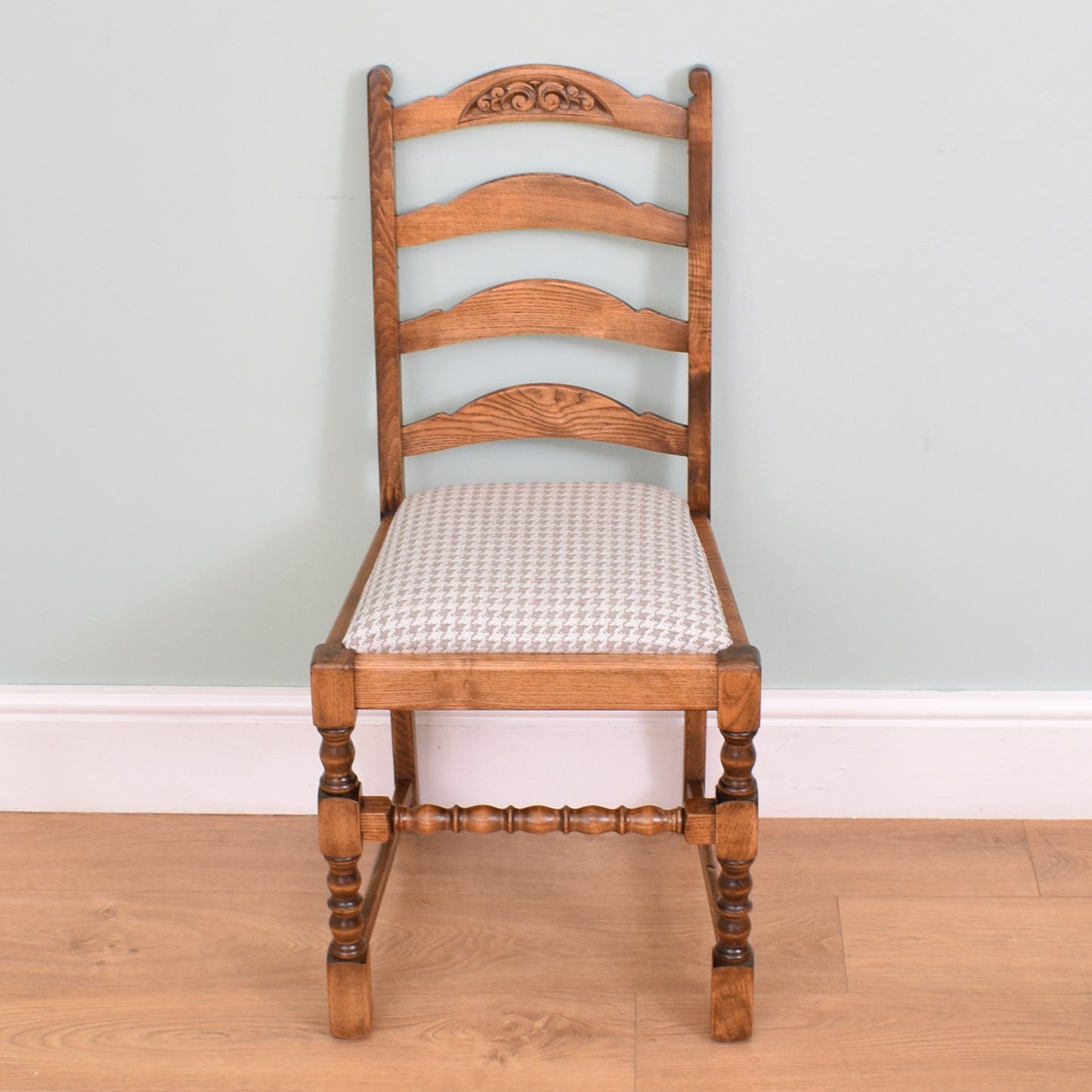 Old Charm Table and Six Chairs