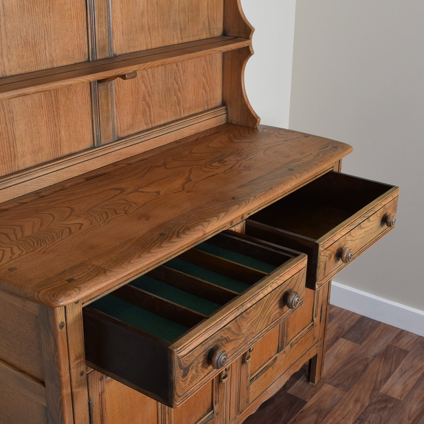 Ercol Dresser