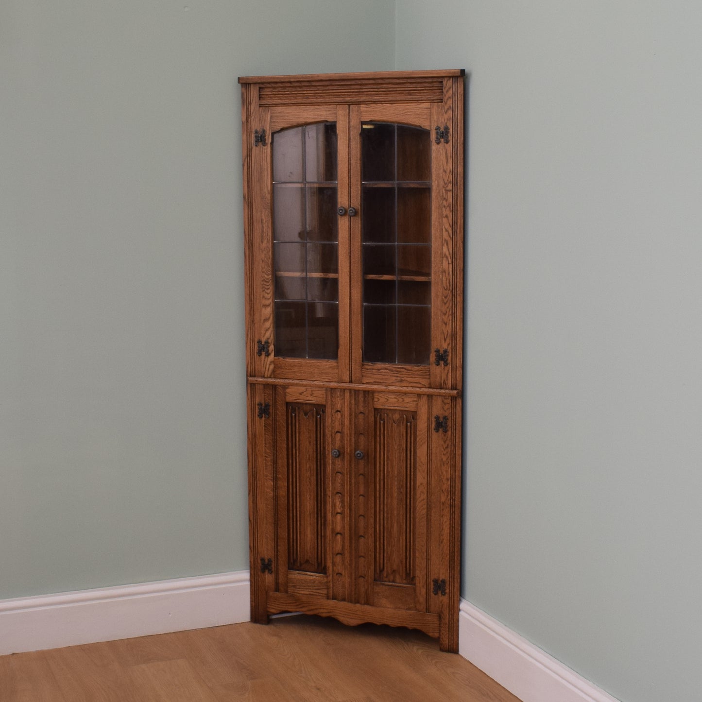 Traditional Oak Corner Unit