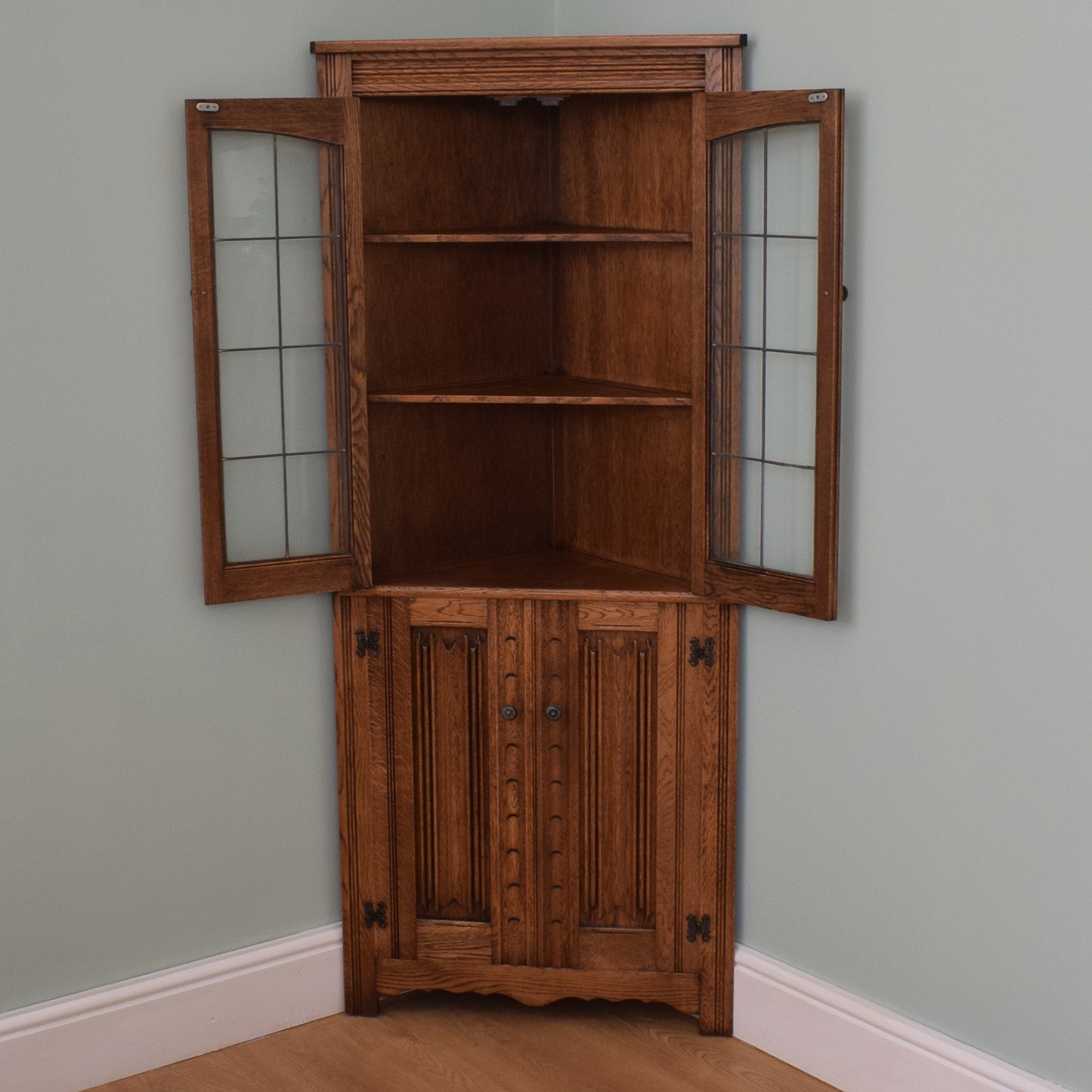 Traditional Oak Corner Unit