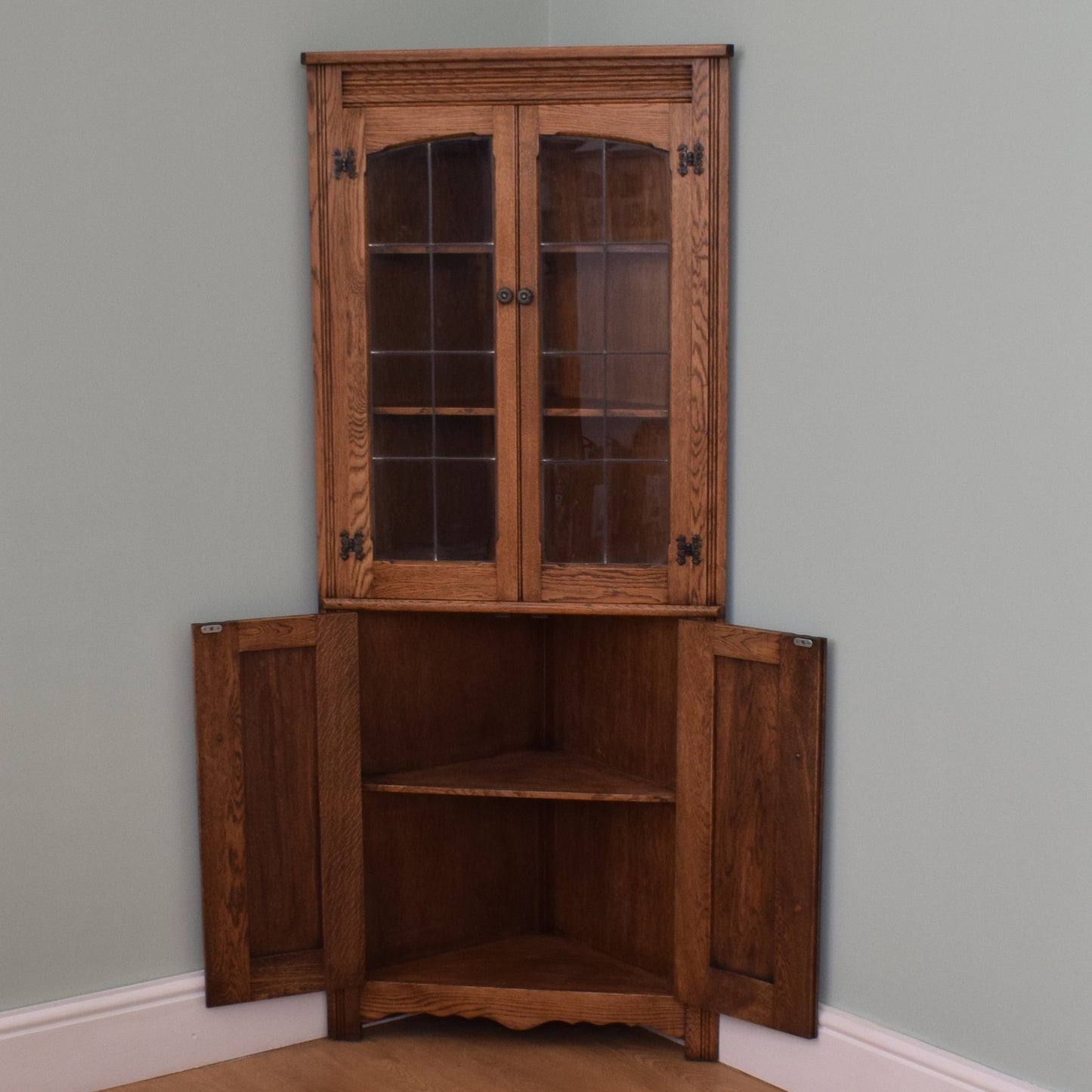 Traditional Oak Corner Unit