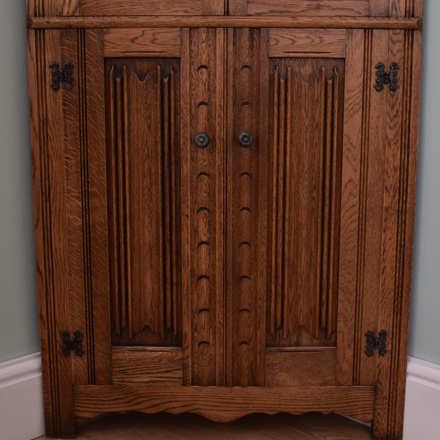 Traditional Oak Corner Unit