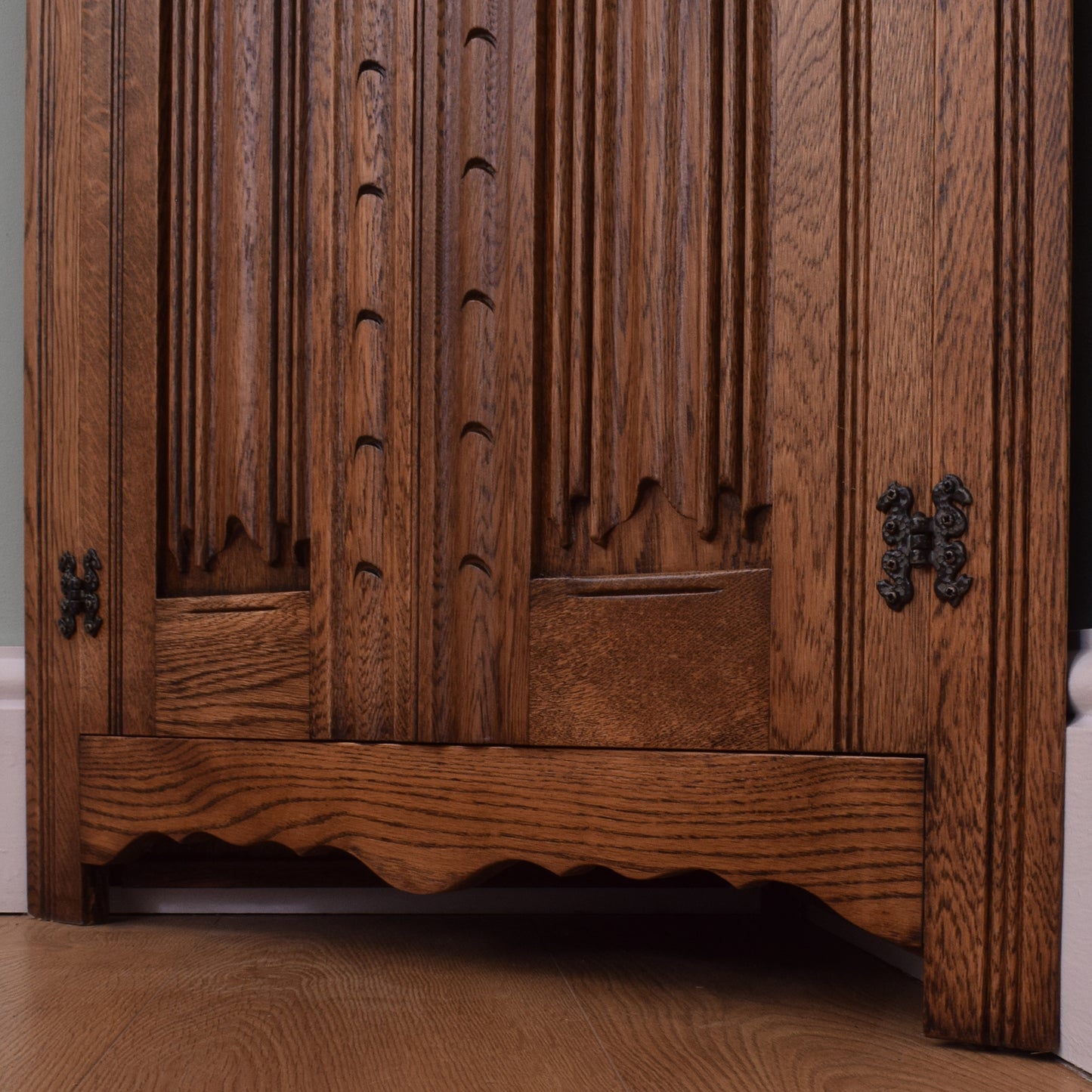 Traditional Oak Corner Unit