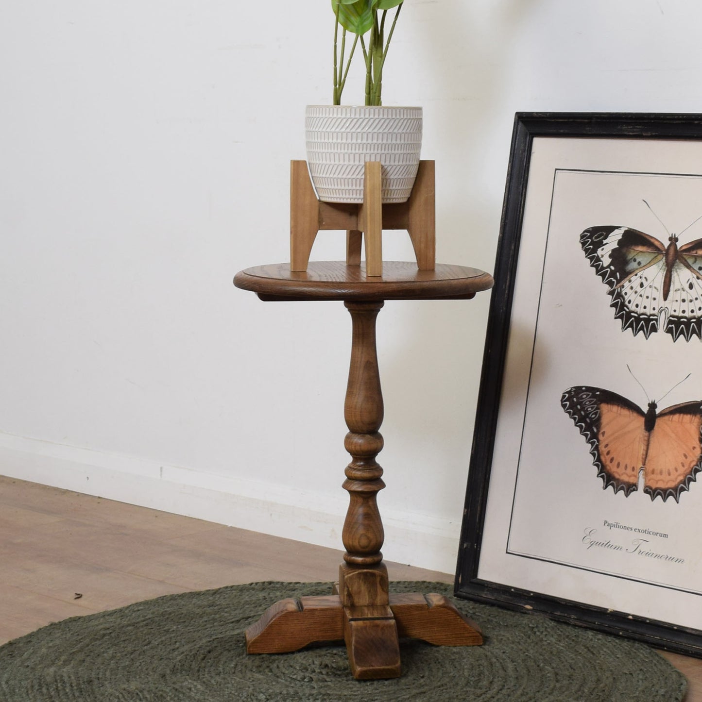 Old Charm Side Table