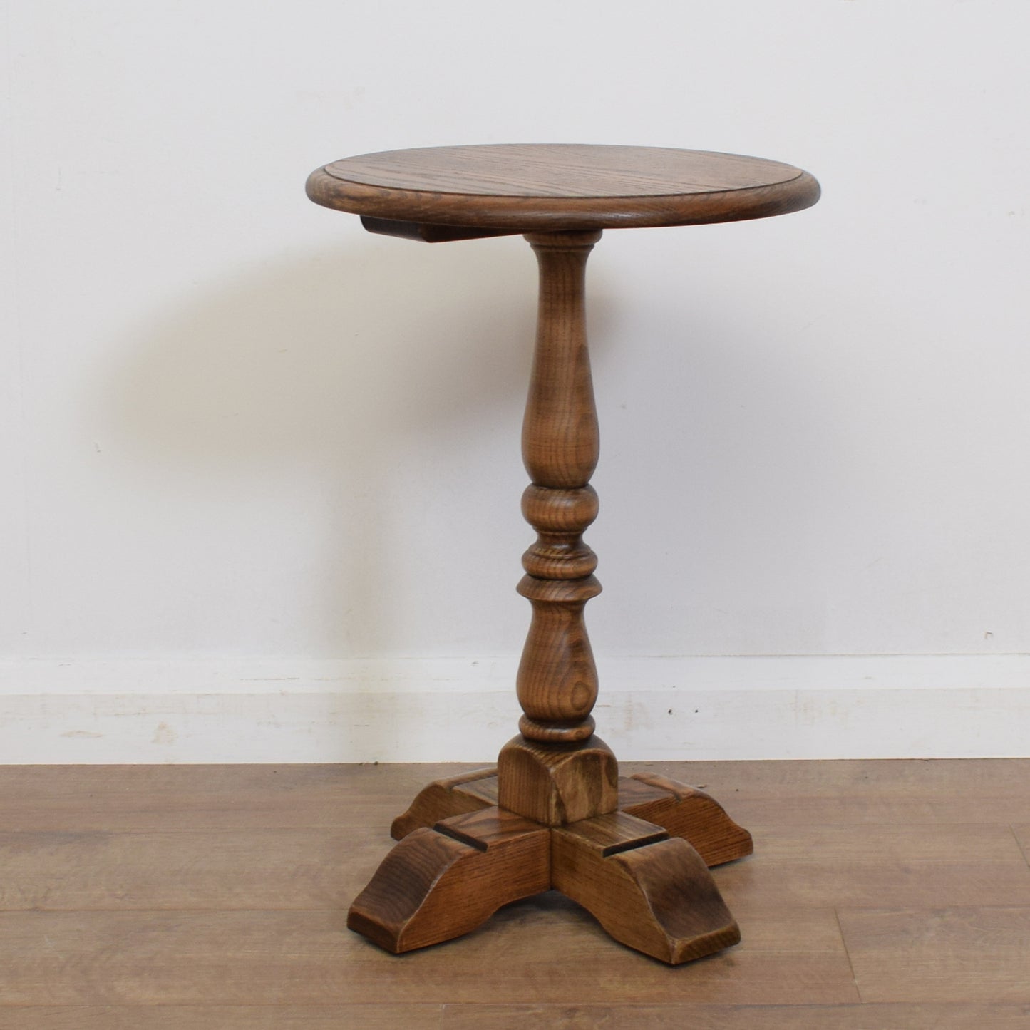 Old Charm Side Table
