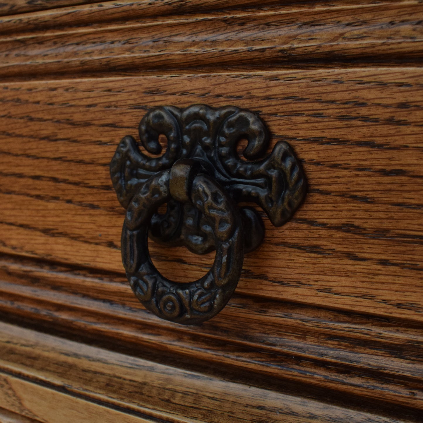 Vintage Old Charm Dresser