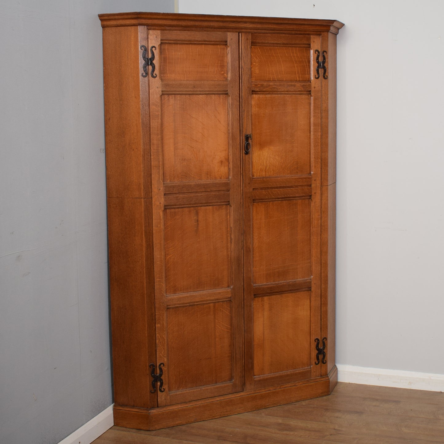 Corner Hallrobe