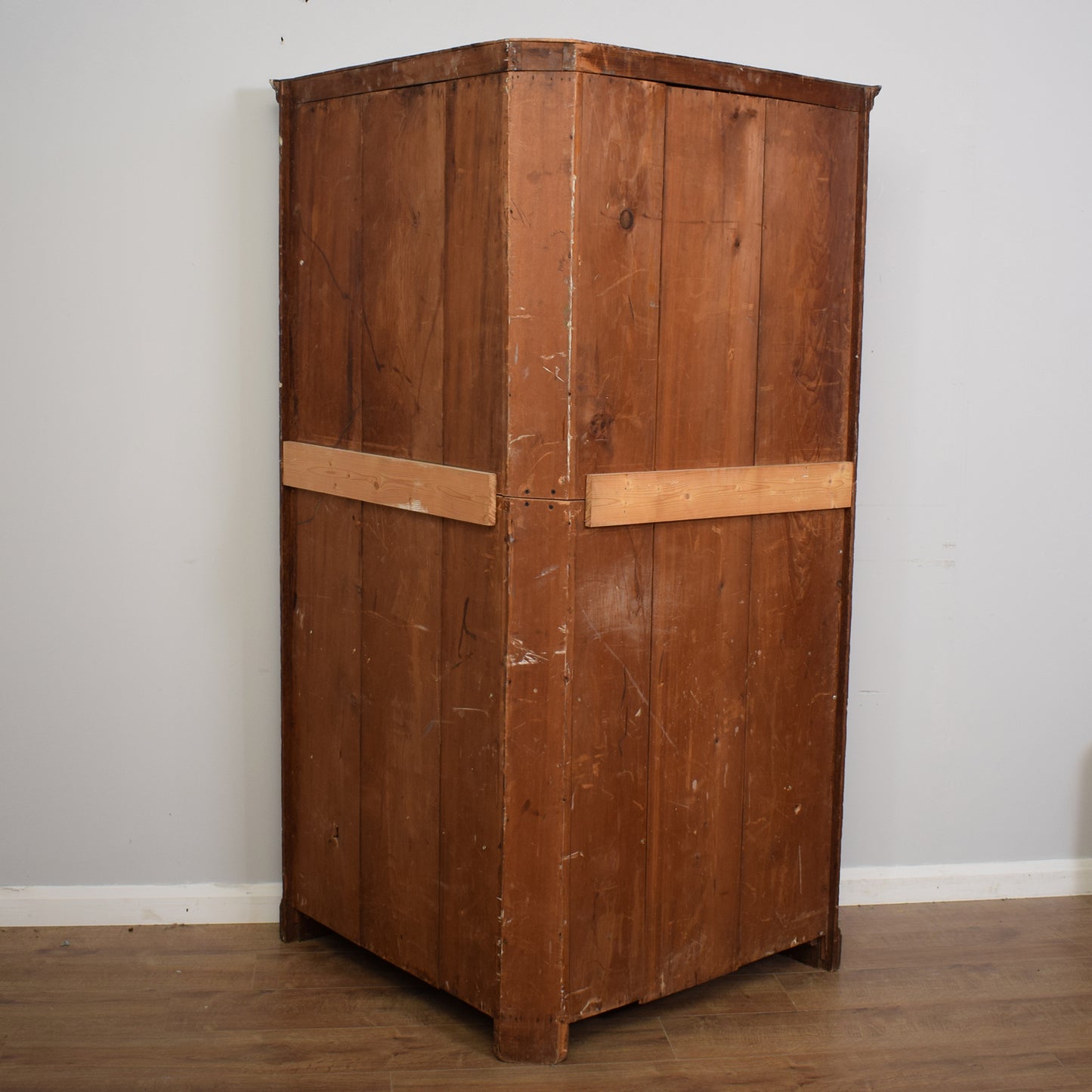 Corner Hallrobe