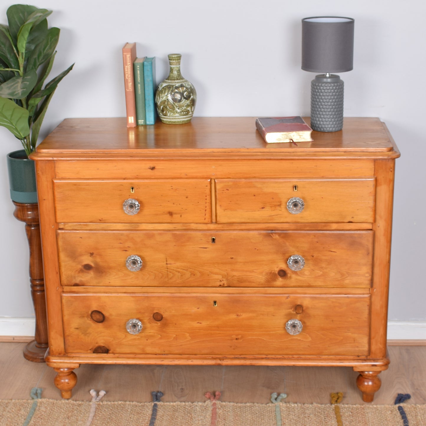 Victorian Chest of Drawers