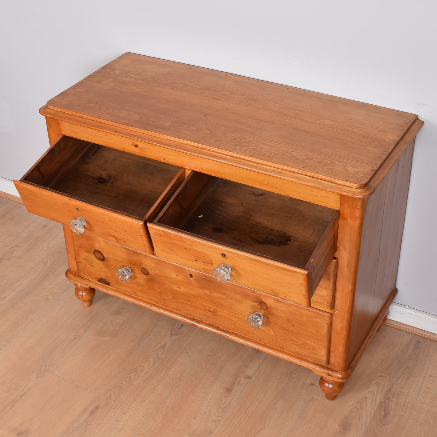 Victorian Chest of Drawers