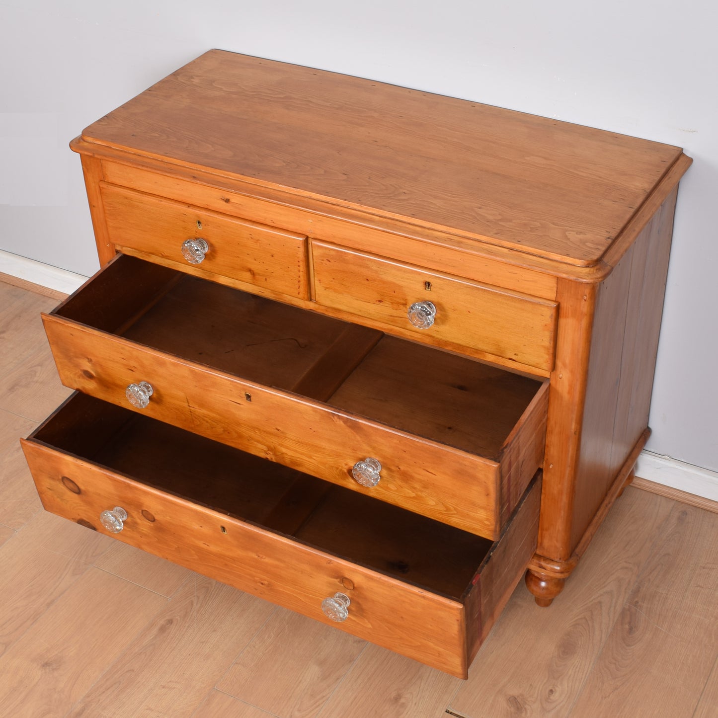 Victorian Chest of Drawers