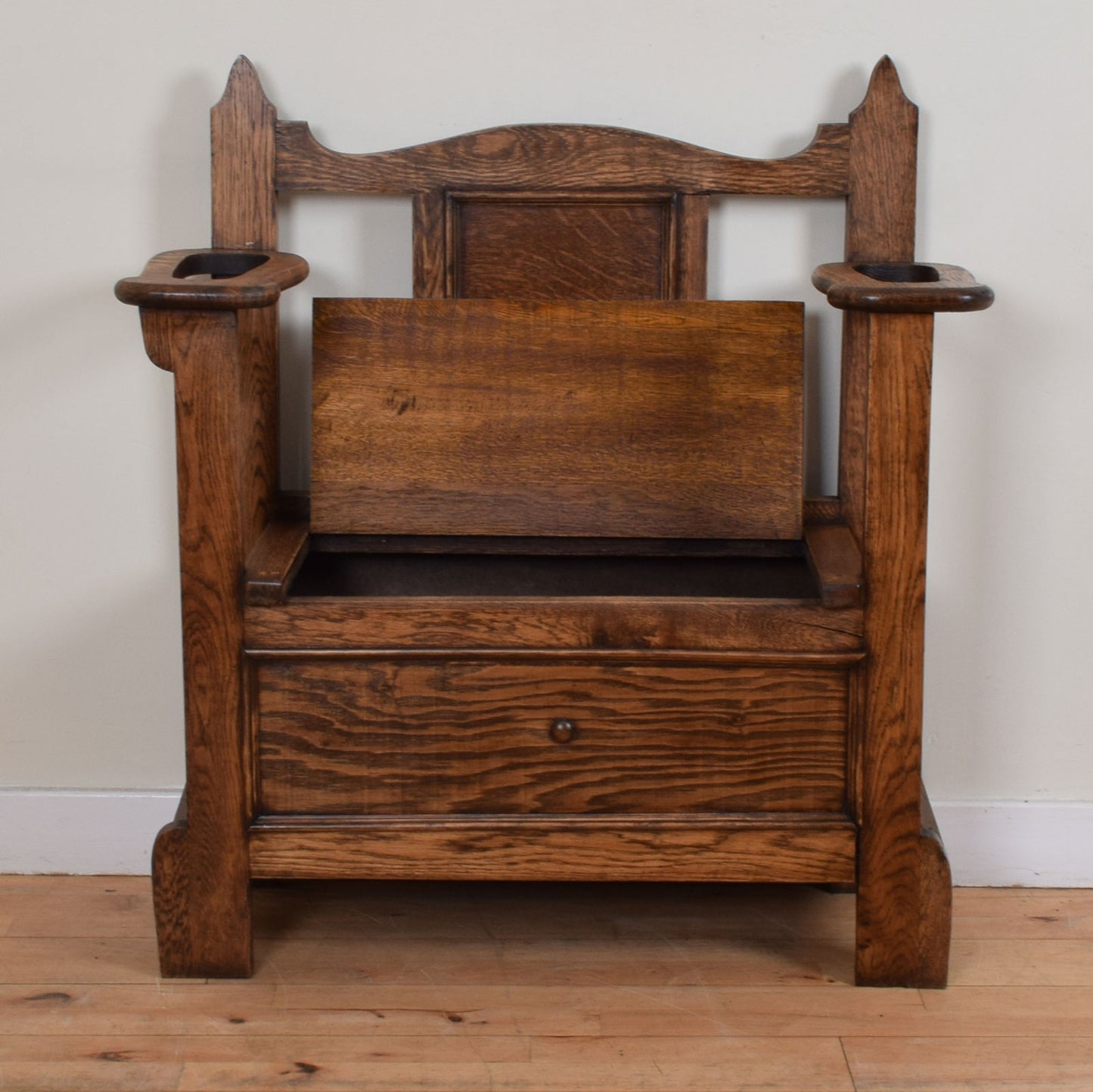Restored Oak Settle