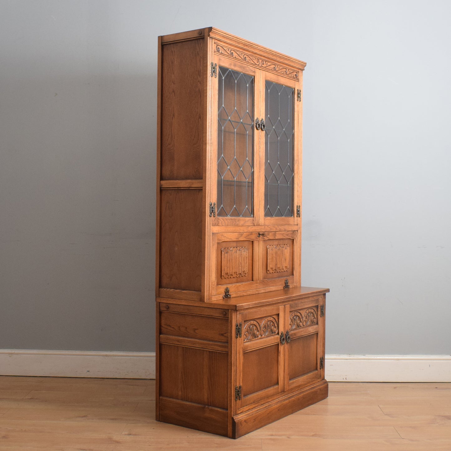 'Old Charm' Display Cabinet