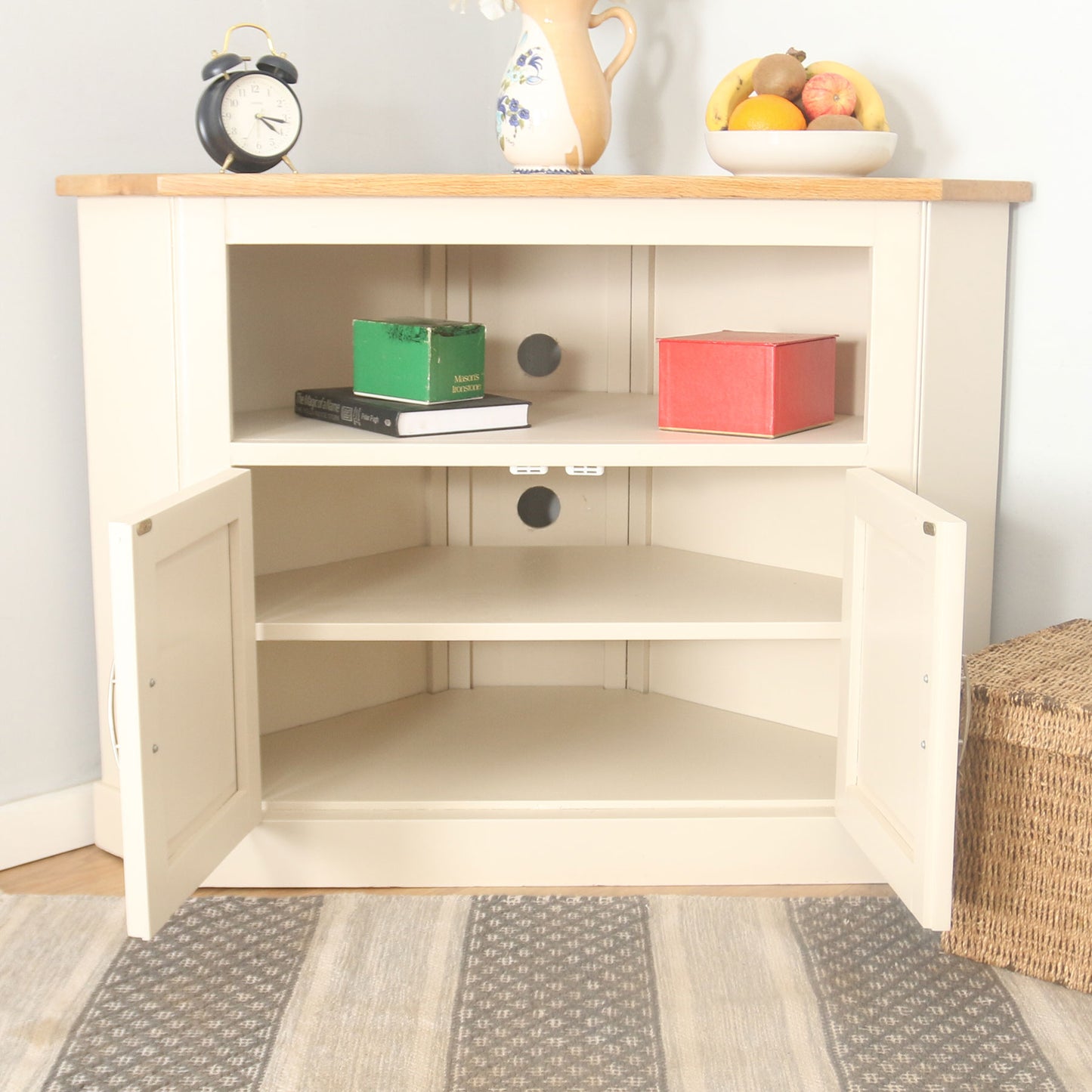 Corner TV Unit