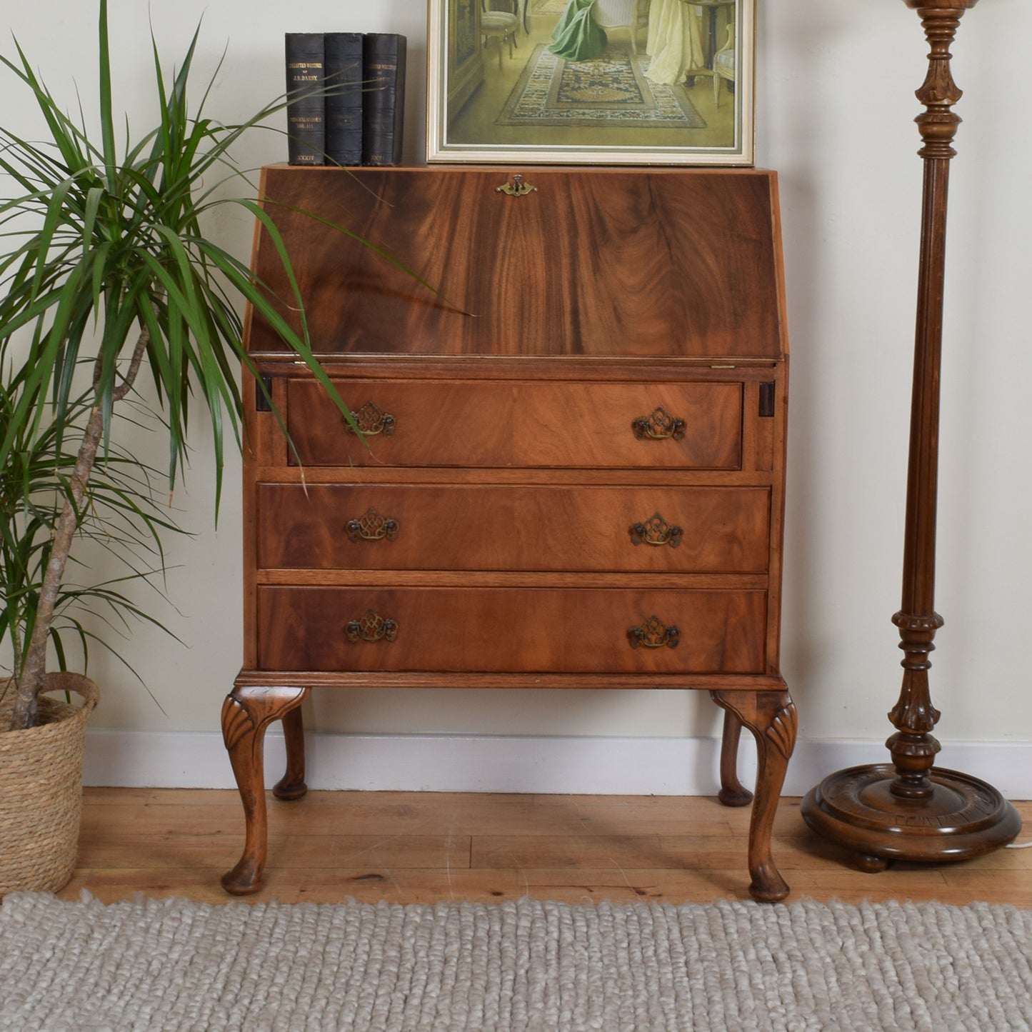 Walnut Veneer Bureau