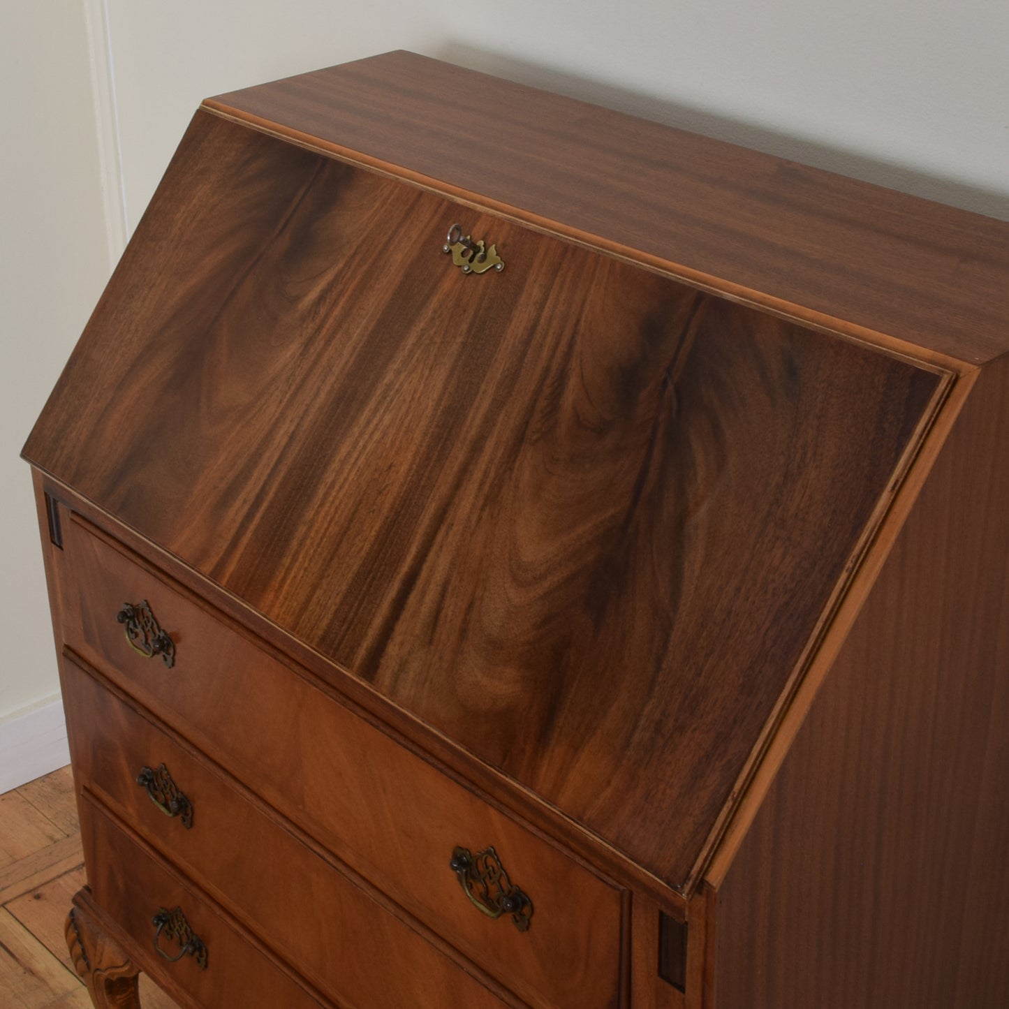 Walnut Veneer Bureau