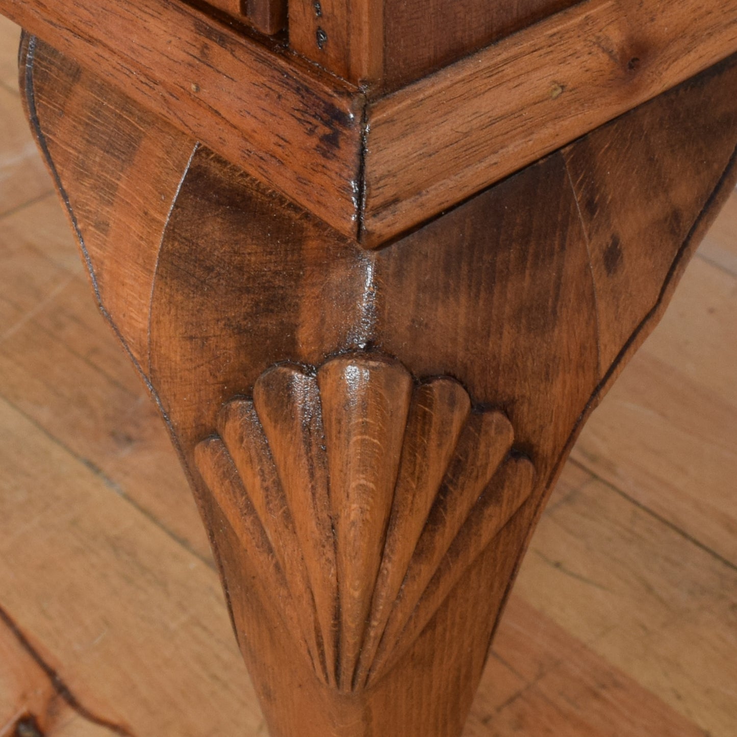 Walnut Veneer Bureau