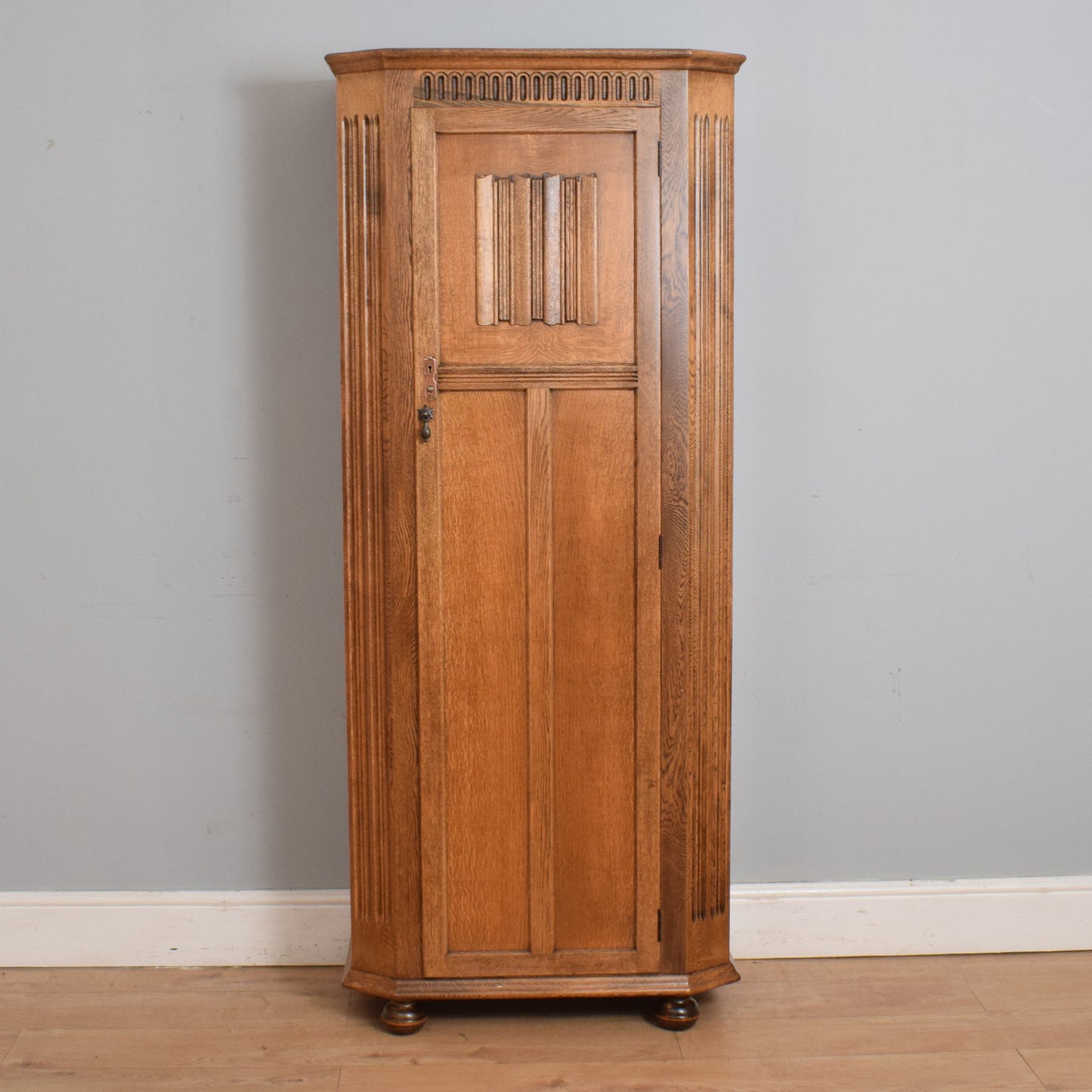 Restored Oak Single Door Hallrobe